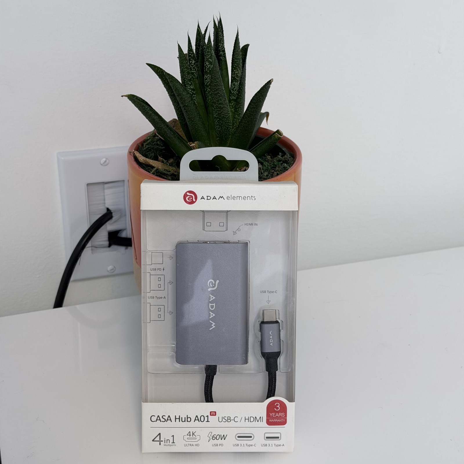New ADAM elements CASA Hub A01m 4-in-1 Multiport Hub Gray 
