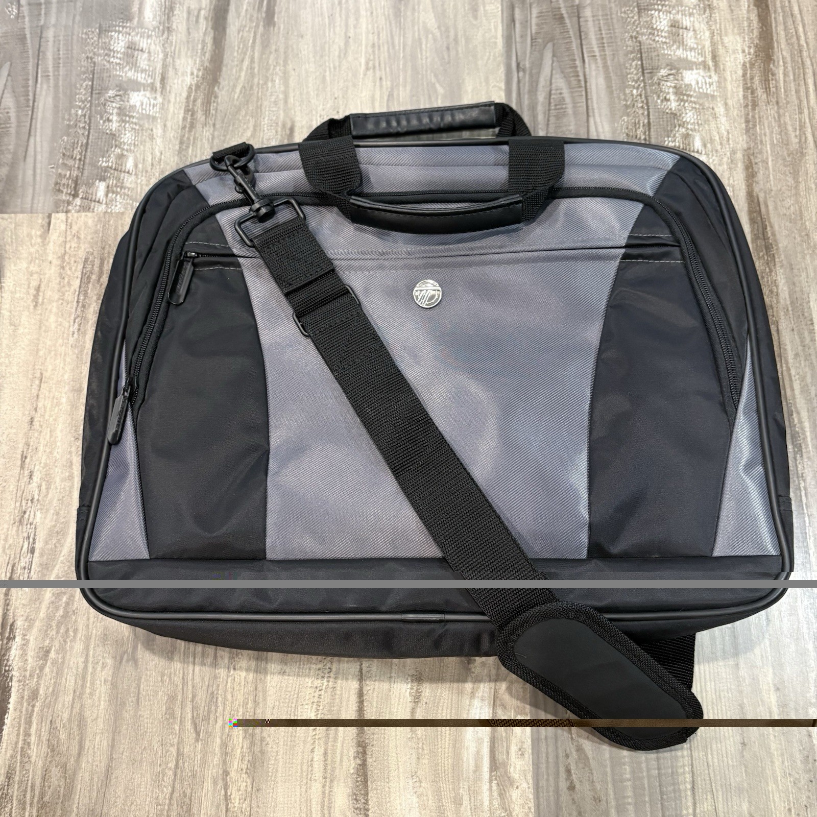 Targus CityLite Laptop Briefcase Model CVR400 Laptops up to 16 inches NWOT