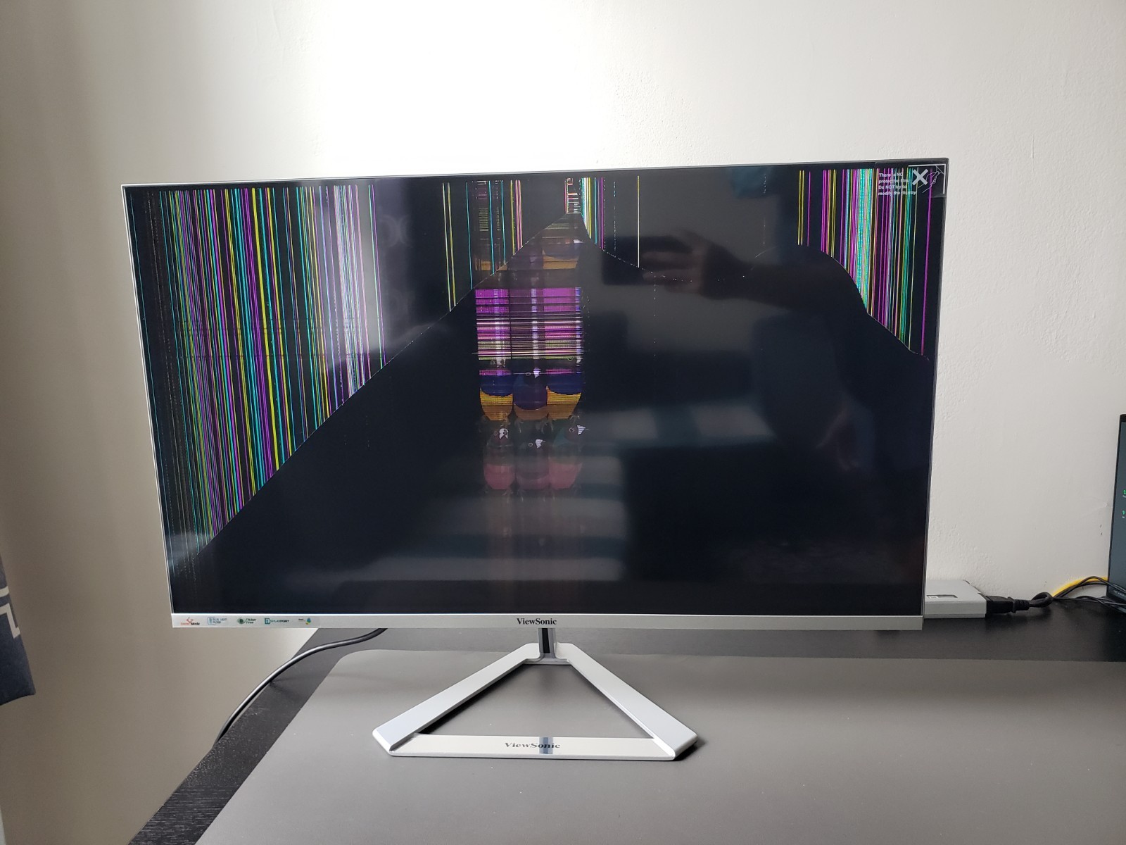 ViewSonic VX3276-MHD 32-inch IPS LCD 1080p monitor (FOR PARTS)