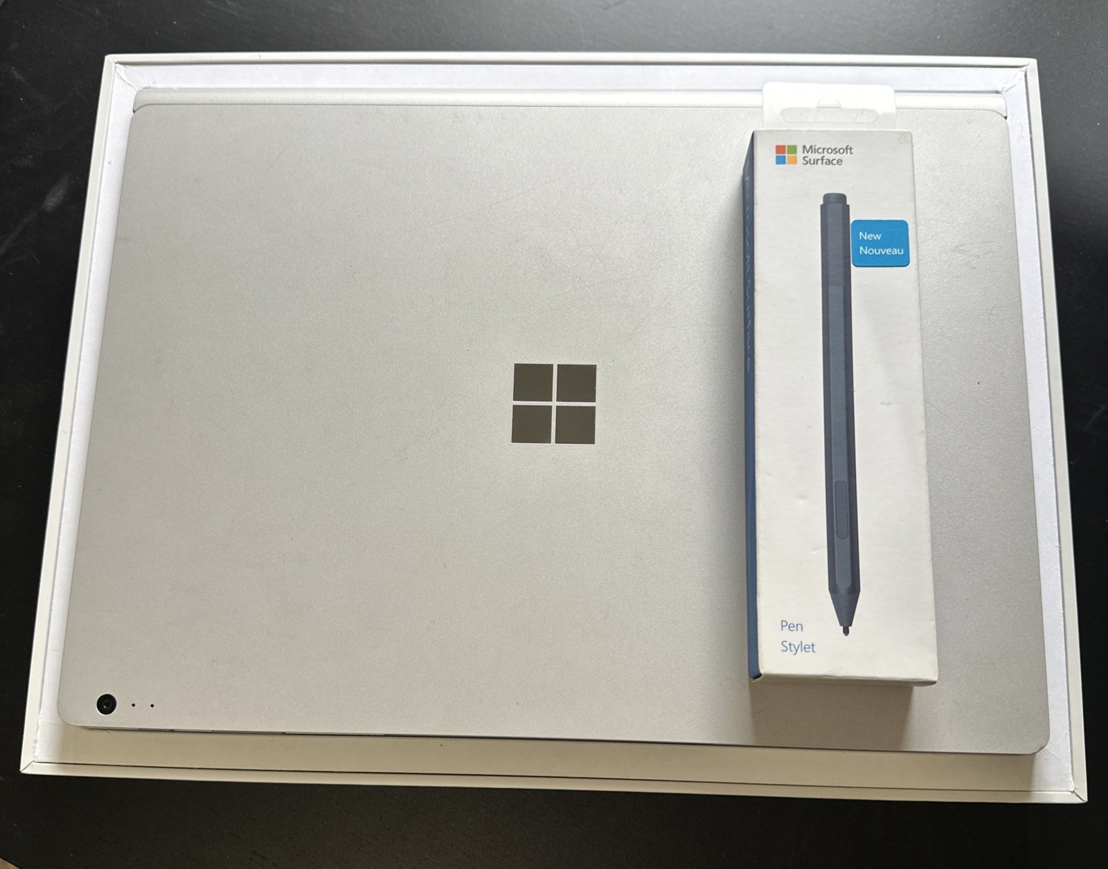 Microsoft Surface Book 2 1832  13-inch Core i5 8GB 128GB Silver + PEN INCLUDED