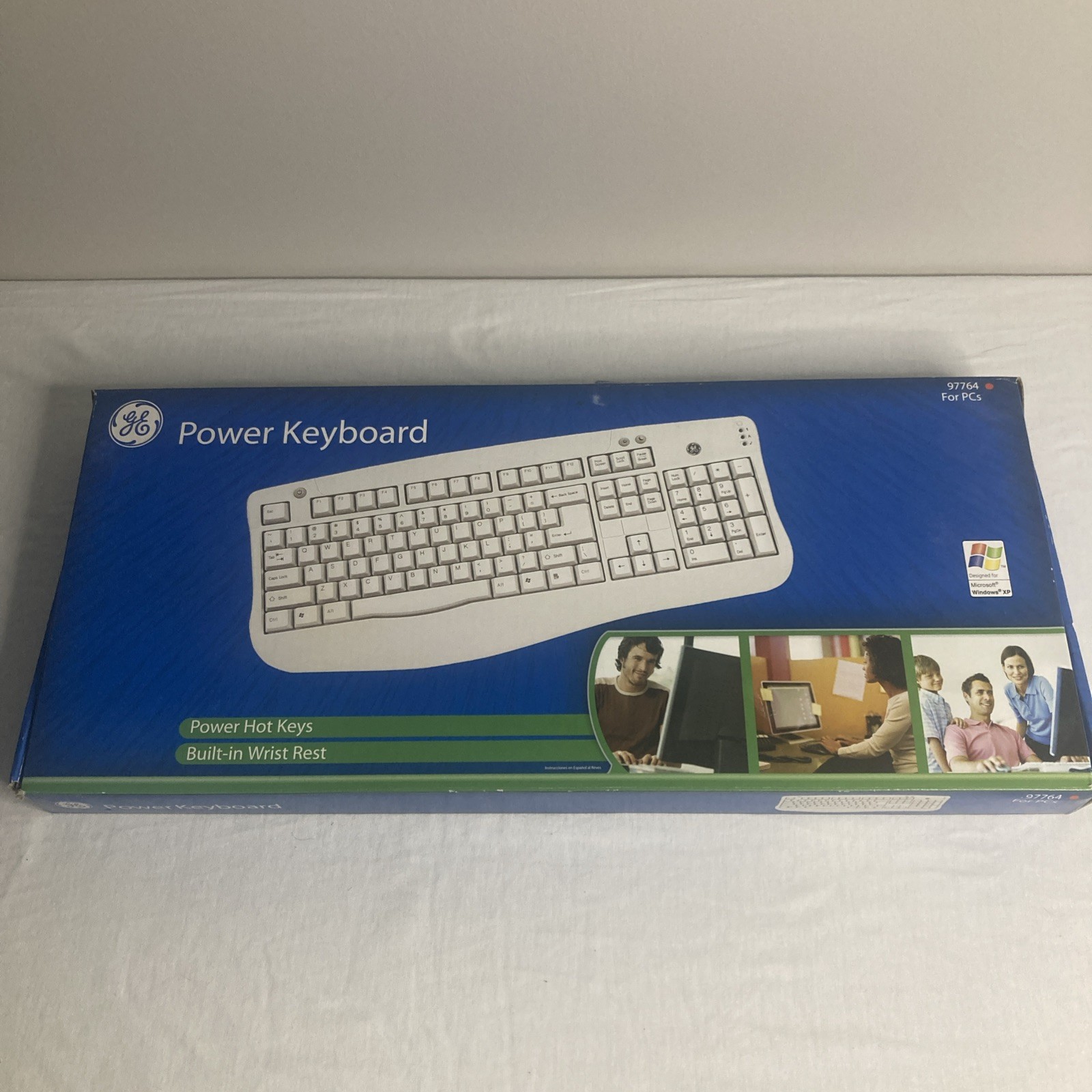 Vintage GE 97764PS2 Power Keyboard Windows 98 Era W/ Num Pad White Open Box
