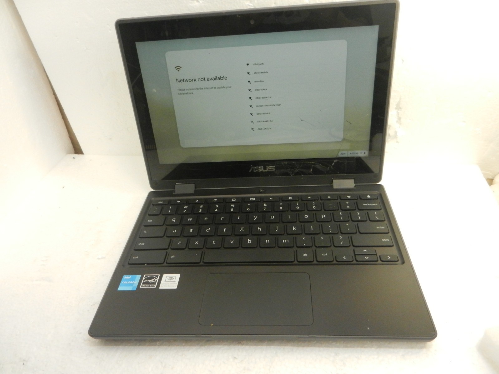 Asus Chromebook CR1100FK FLIP Convertible Tablet - CRACKED SCREEN