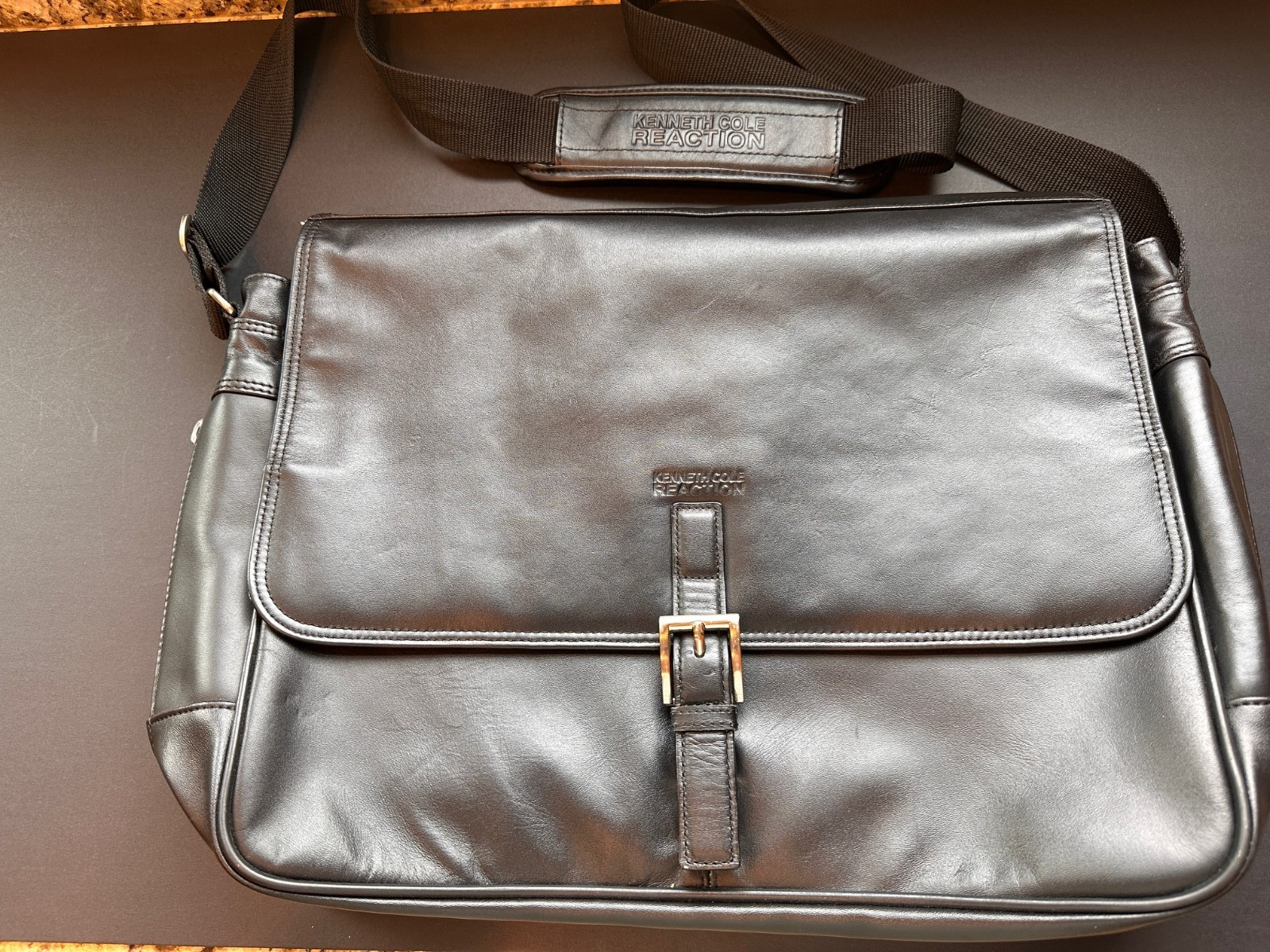 Kenneth Cole Reaction Computer/Messenger Shoulder Bag 16"x13"