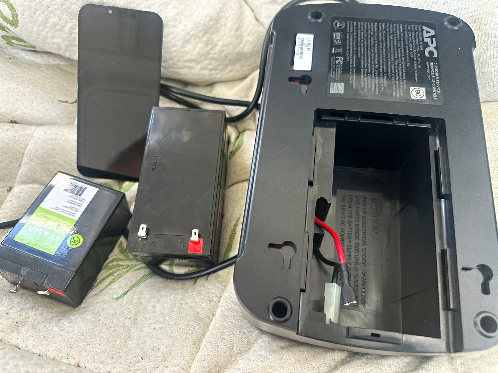APC Back-UPS 350 BE350G 350VA/200W 8-Outlet 180J Surge UPS 120V