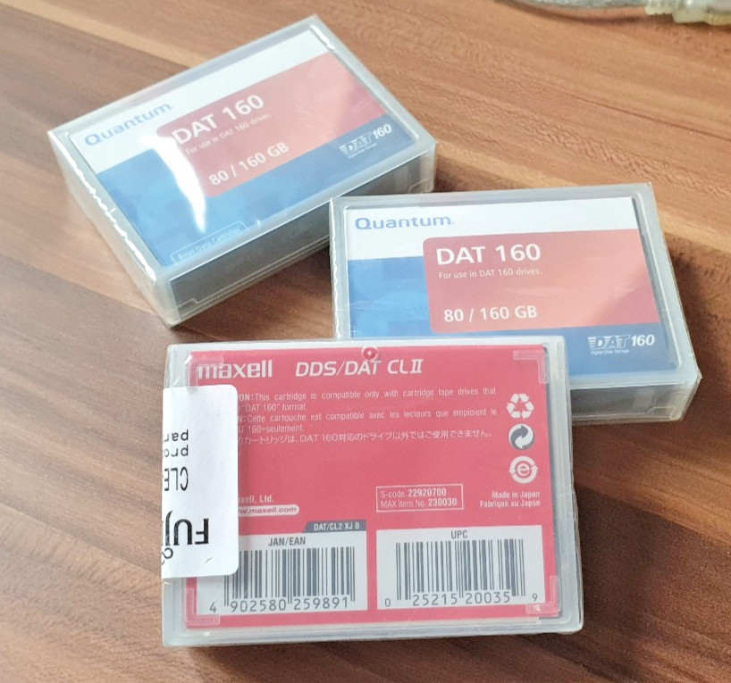 2 x Quantum DAT160 DDS6 Data Tape 80/160GB + 1 x Maxell CL II Cleaning Tape