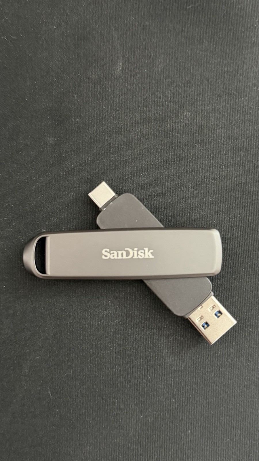 SanDisk Extreme PRO 1TB Dual Drive USB Type-A and USB C 1000mb/s