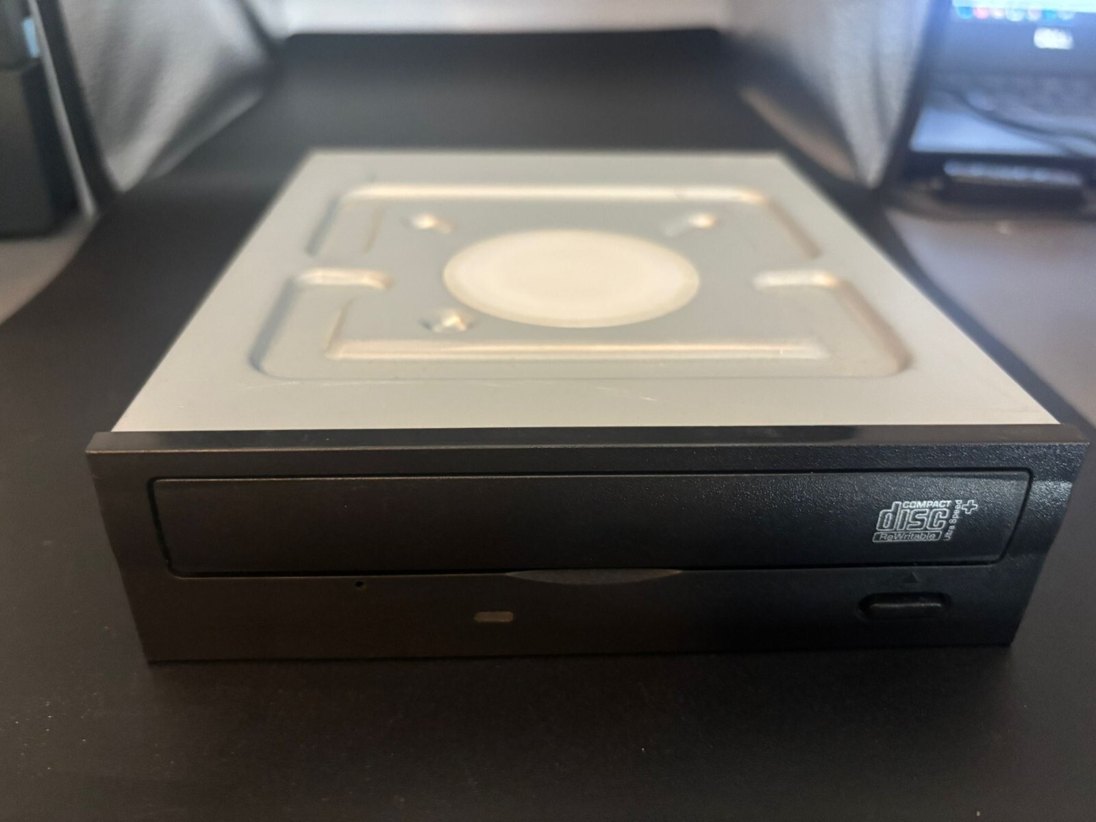 Plextor PX-240A-34 INTERNAL 52x32x52 IDE CD-RW Drive