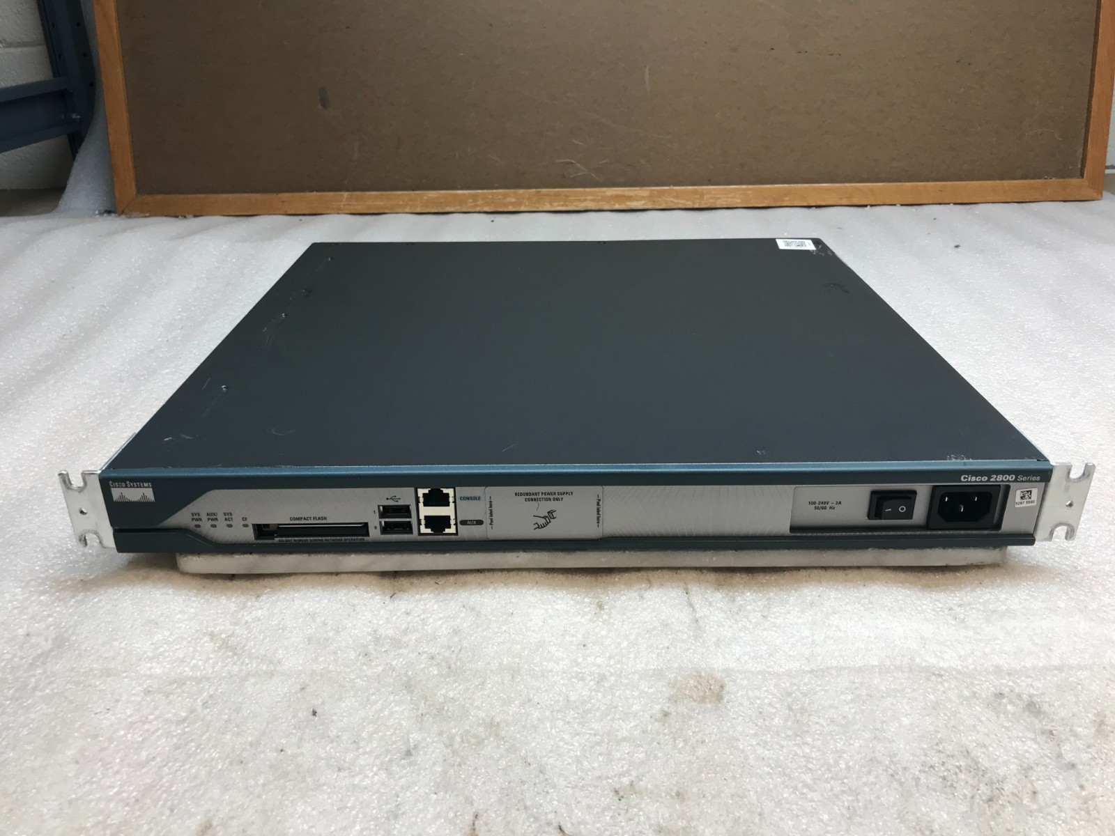 Cisco 2811 (revision 53.51) Cisco Systems 2800 Integrated Services Router