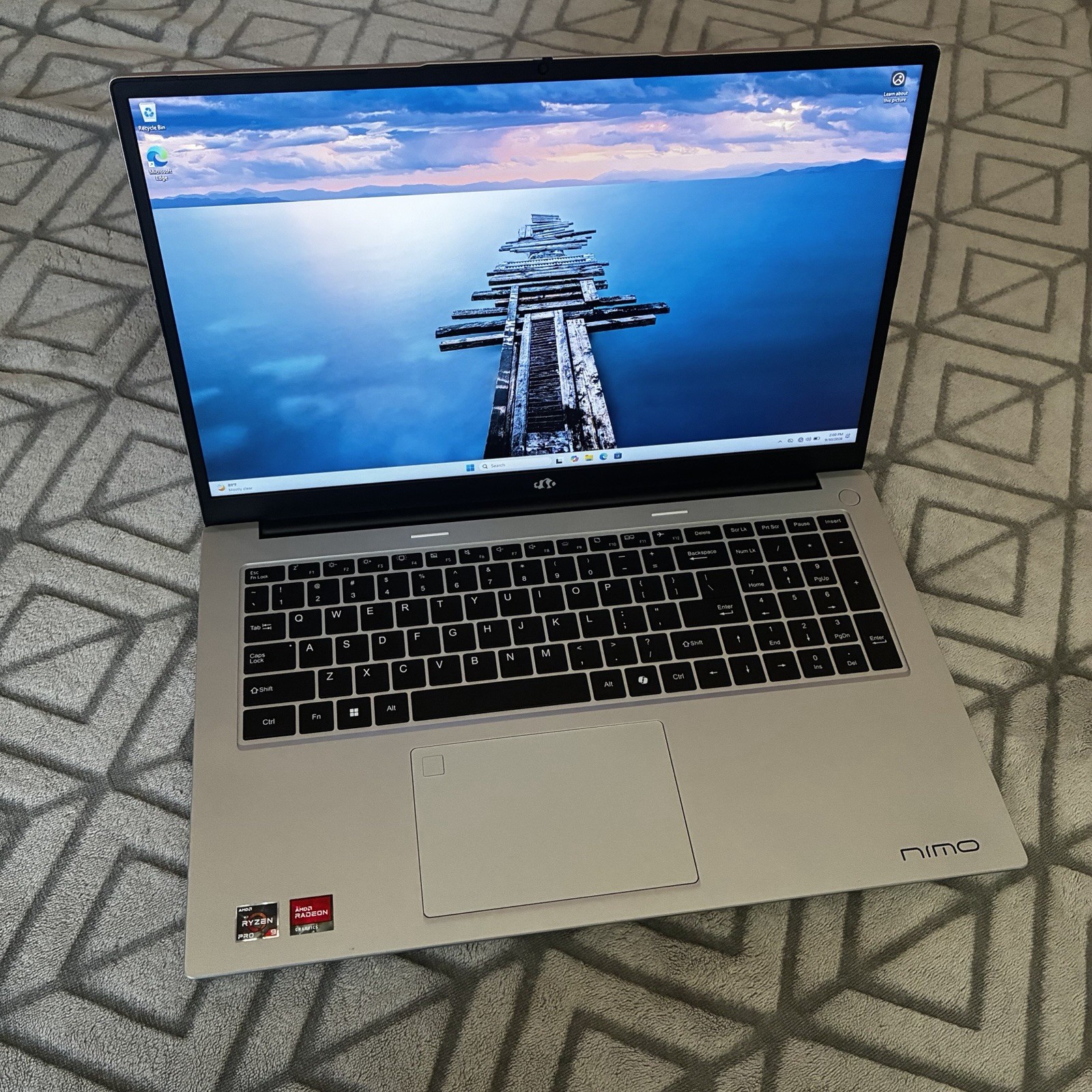 NIMO N172 17.3” Laptop Ryzen 9 PRO 6950H 8GB DDR5 256GB NVMe SSD Win 11
