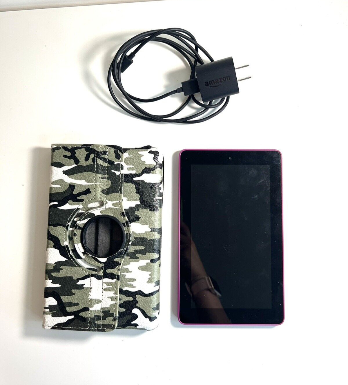 Amazon Fire 7" Reader Magenta - Bundled w/ Amazon Charger & Case (pre-owned) 8GB