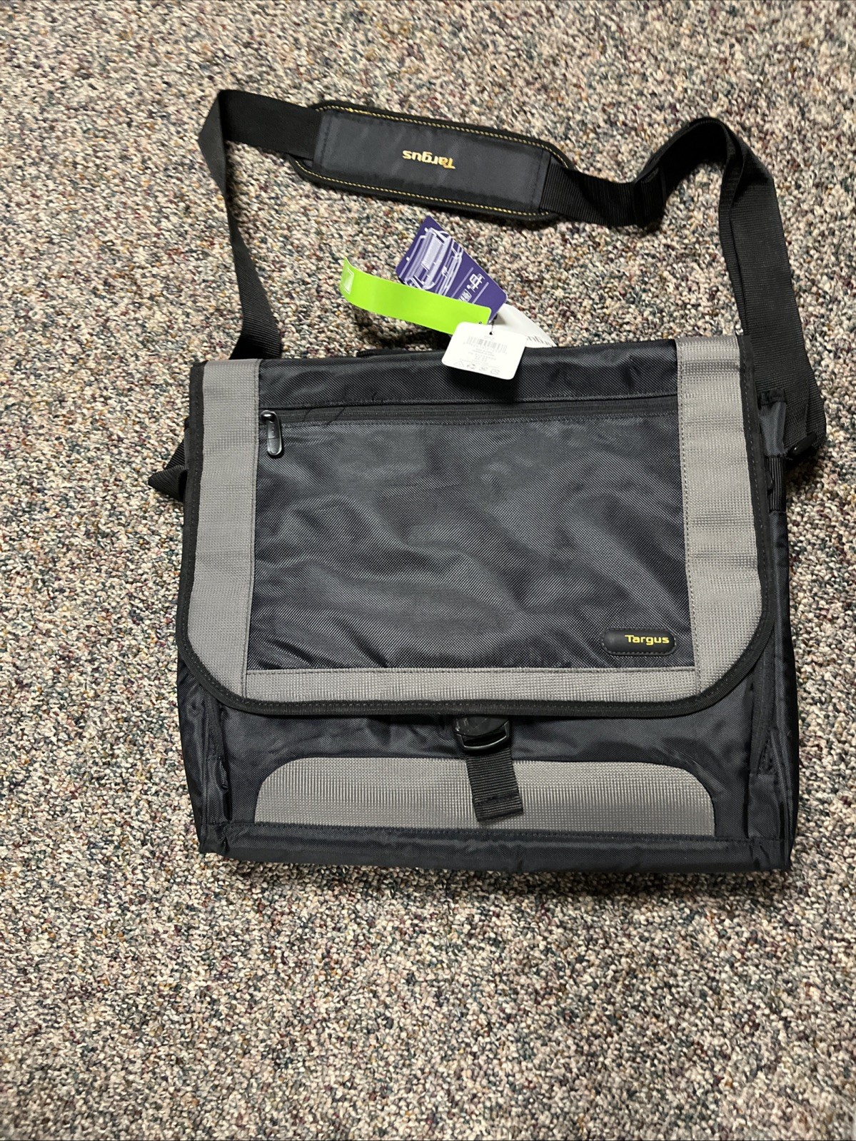 Targus Laptop Carrying Bag W/Strap - Large Size - 21 Inch From Corner to Corner