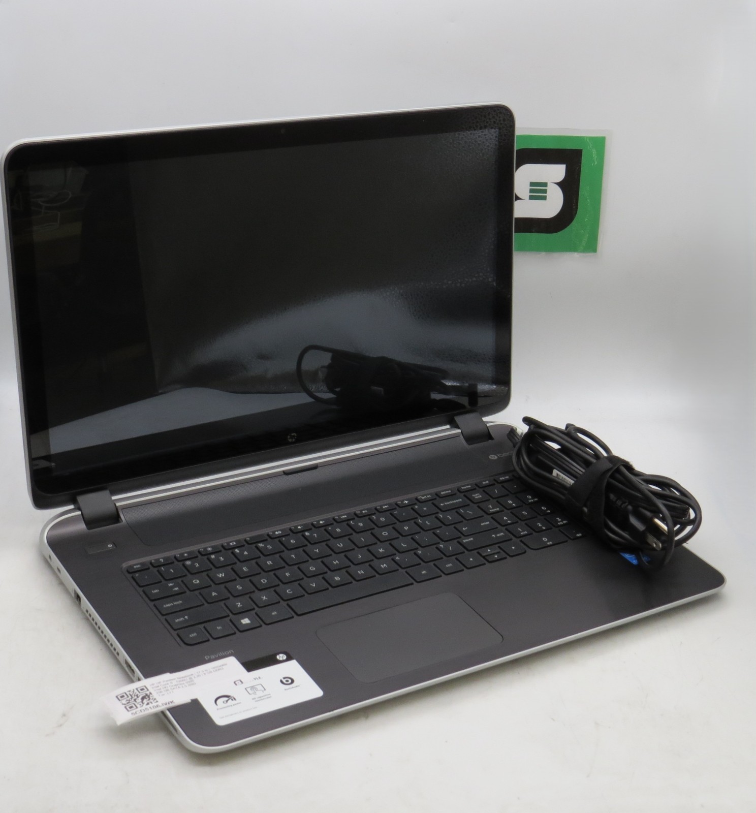 HP Pavilion 17-f223cl i5-5200U 256GB SSD 8GB DDR3 17.3" NO OS W/AC *READ