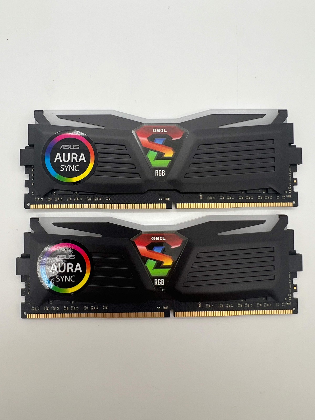 Geil ASUS AURA SYNC 16GB (2x8) PC4-25600 Memory Kit