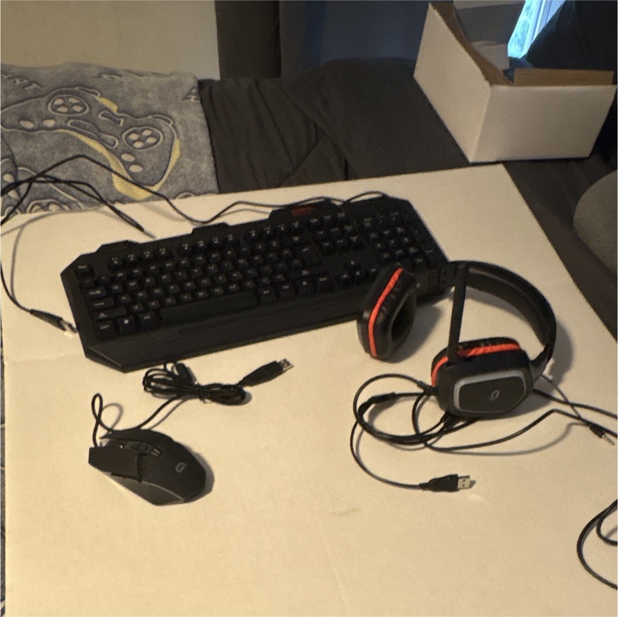 Alpha gaming pc mouse keyboard and headset with box rgb