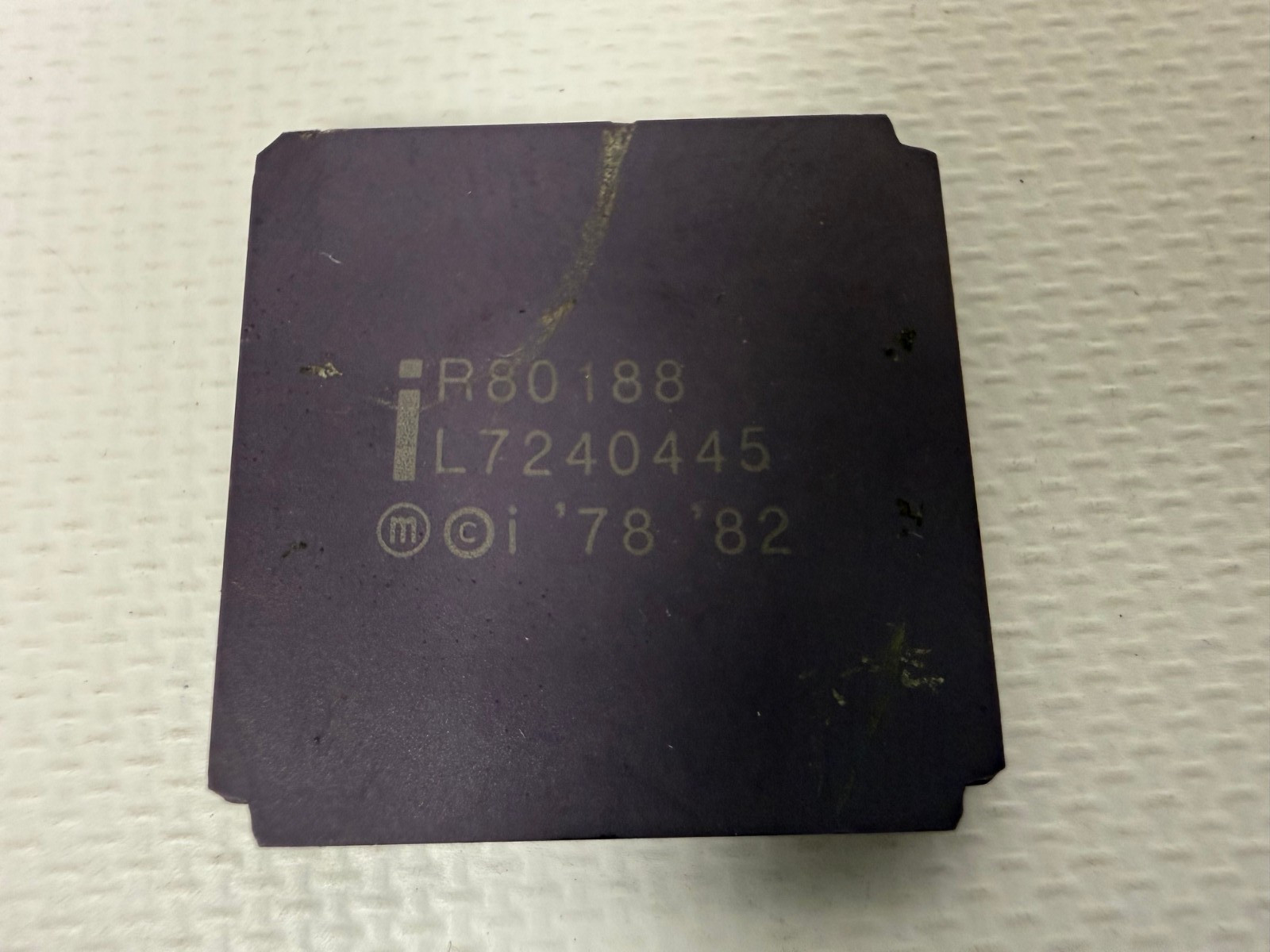 INTEL R80188 8MHZ CPU PROCESSOR 68 PIN CERAMIC MALAY
