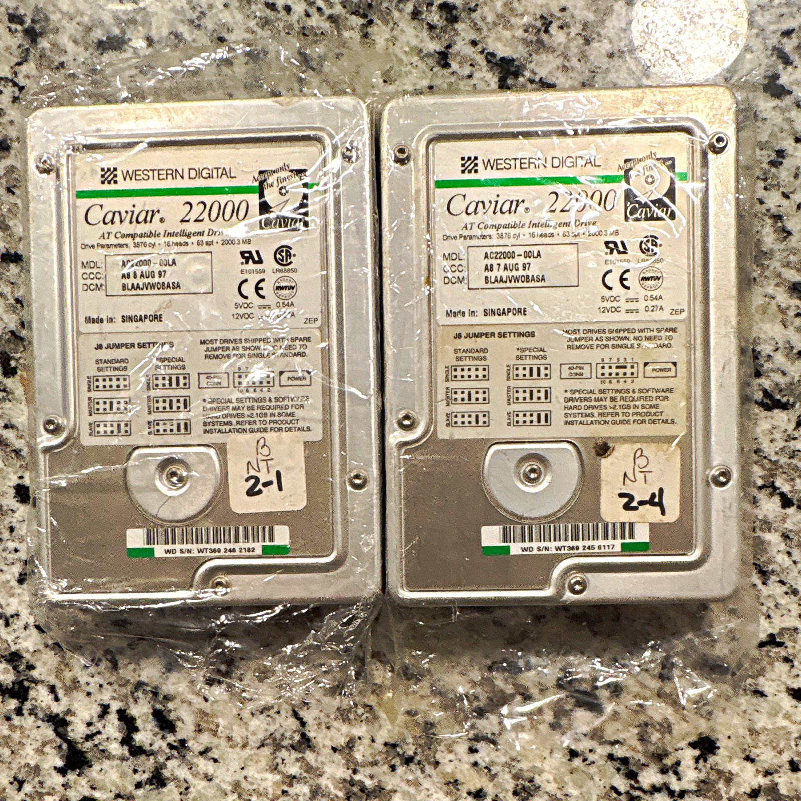 Lot of 2 Vintage Western Digital Caviar 22000 AC22000-00LA 2GB IDE HDD
