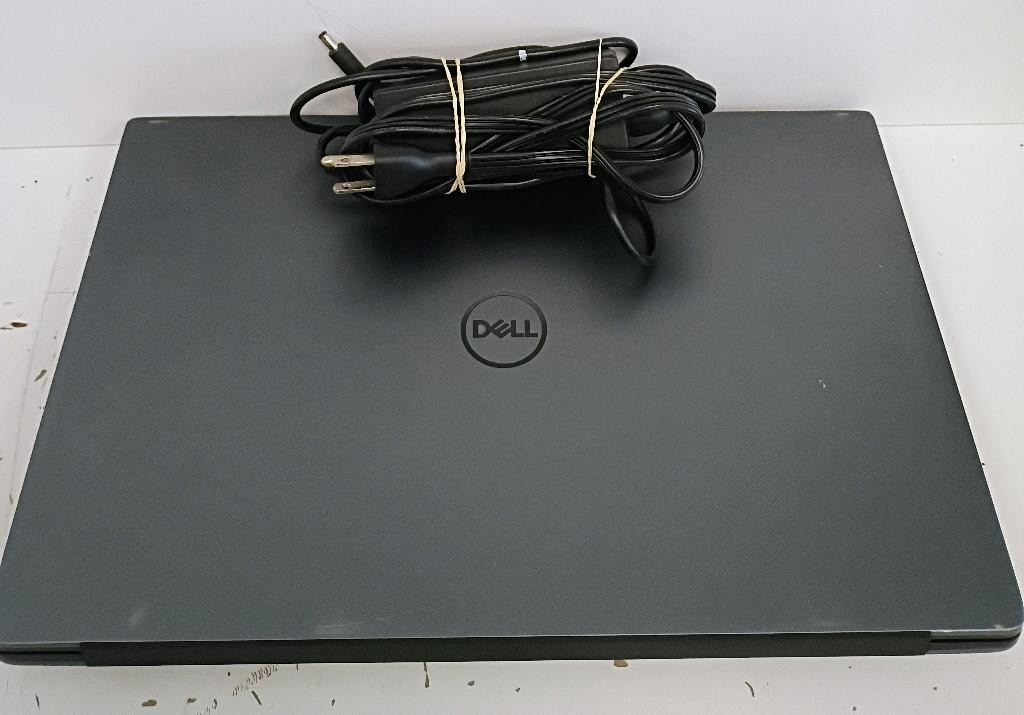 DELL INSPIRON 15 LAPTOP W/ CHRG (P10025912)