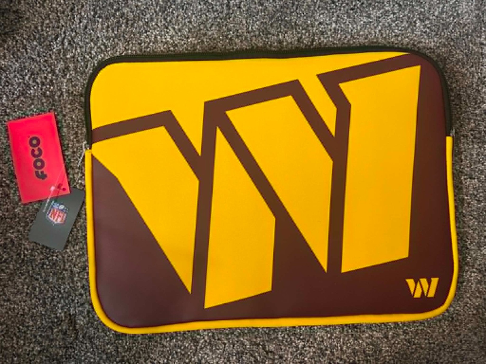 Foco Laptop Computer Cases of the NHL, NBA, MLB, NFL, and NCAA 15"x11"