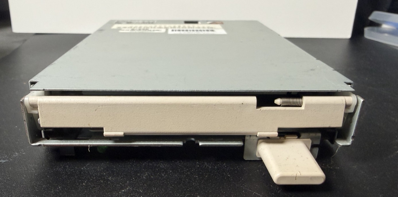 Vintage Compaq Citizen 141087-402 3.5" floppy drive Tested