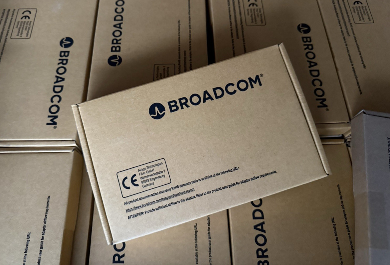 Broadcom 9500-8i Tri-Mode 12Gb SAS-3 PCIe 4.0 HBA / BRAND NEW