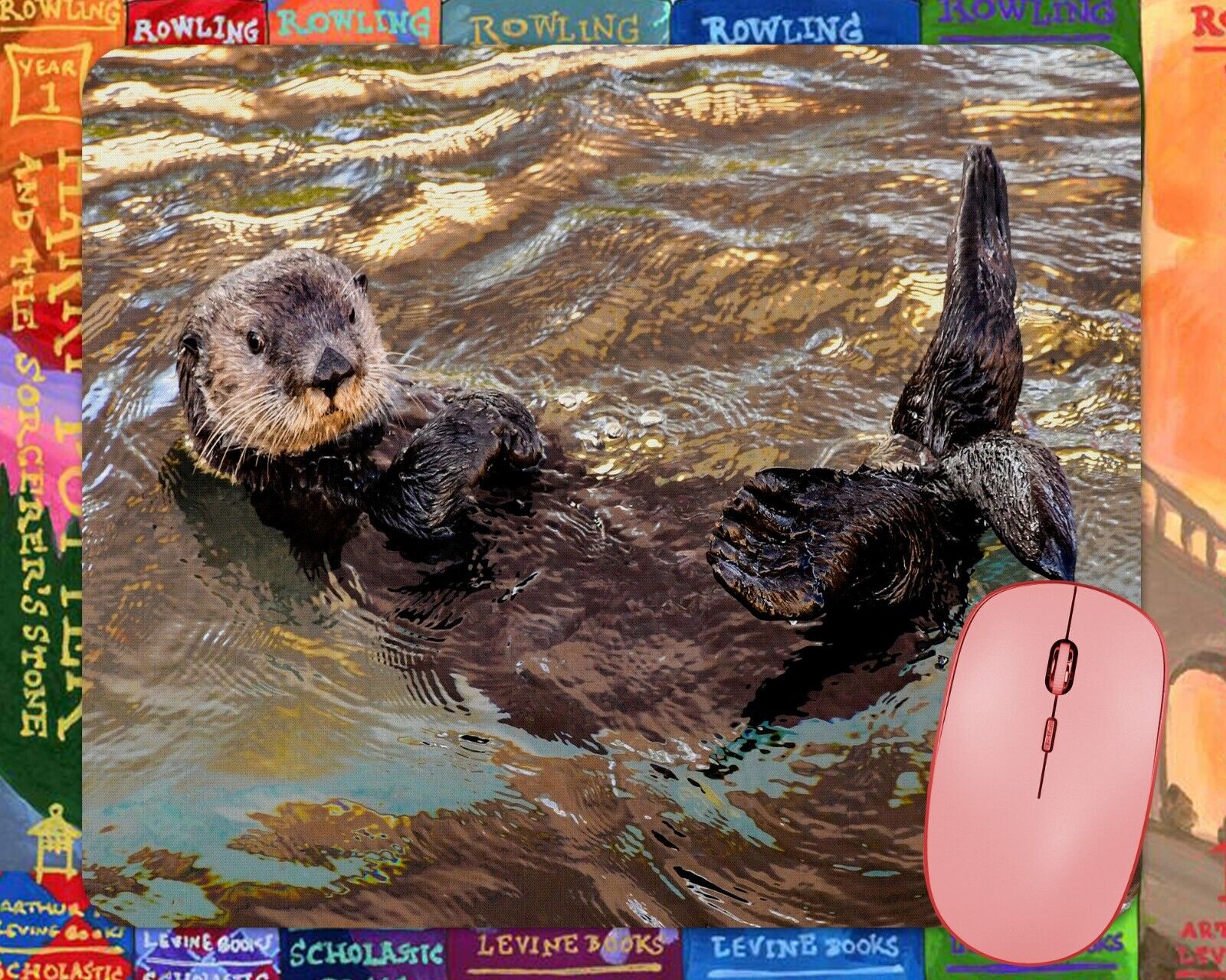 Cute Sea Otter swimming   mouse pad