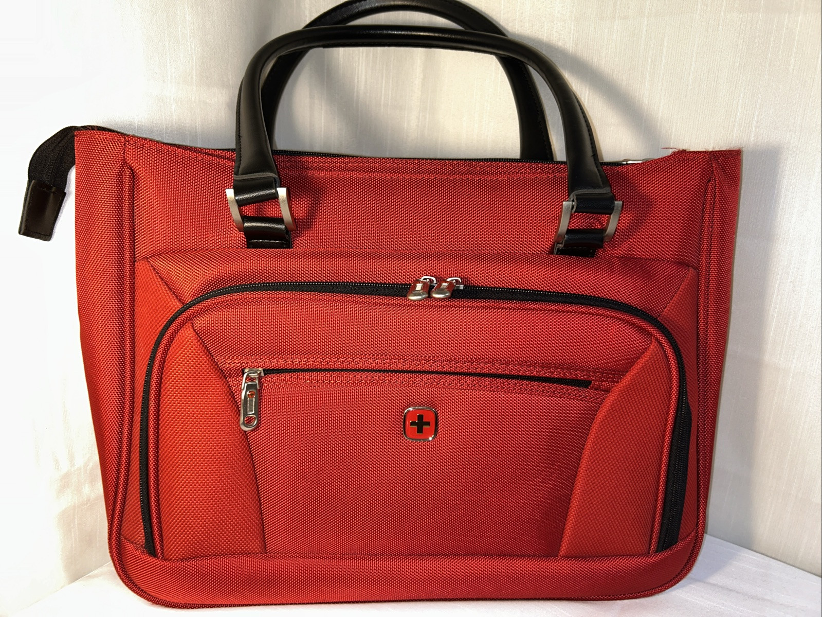 Swiss Gear by Wegner Red Carry On Canvas Briefcase Bag Gently Used Condition
