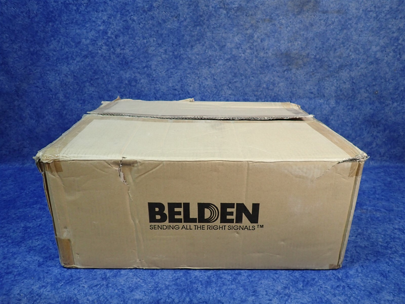 Belden AX105565 FiberExpress Ultra HD Patch Panel Housing 4U (I21)