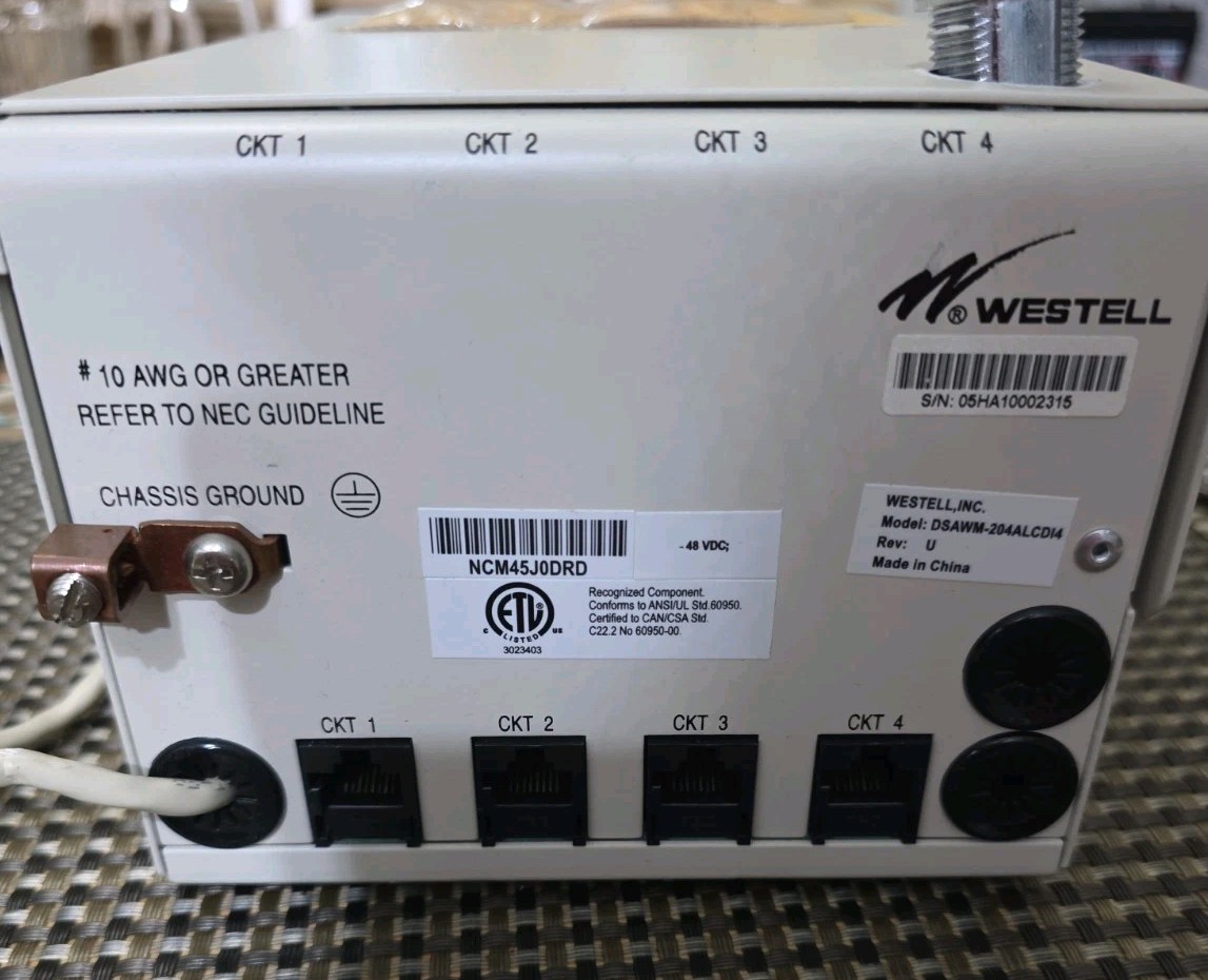 Westell DSAWM-204ALCDI4 HDSL SmartJack Enclosure w/ 4 Adtran 1223026L5 H2TUR