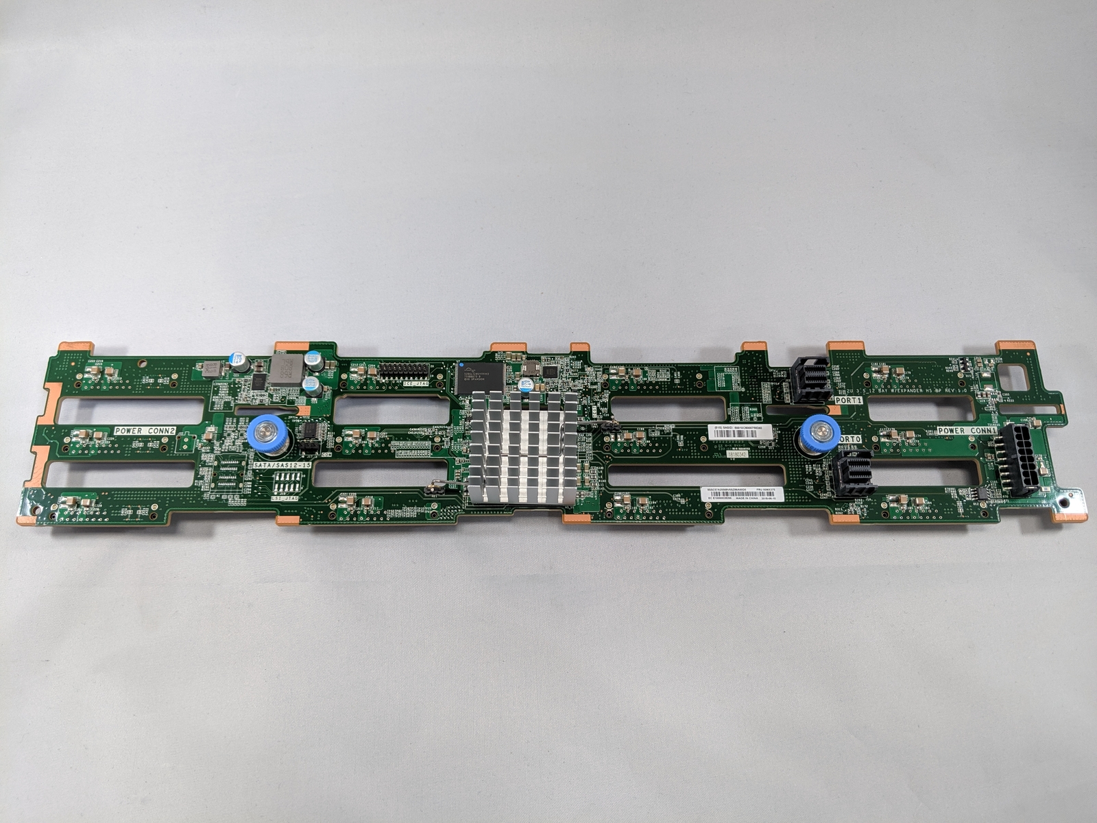 THINKSYSTEM HR650X 3.5 SATA/SAS 12-BAY W/EXPANDER BACKPLANE KIT