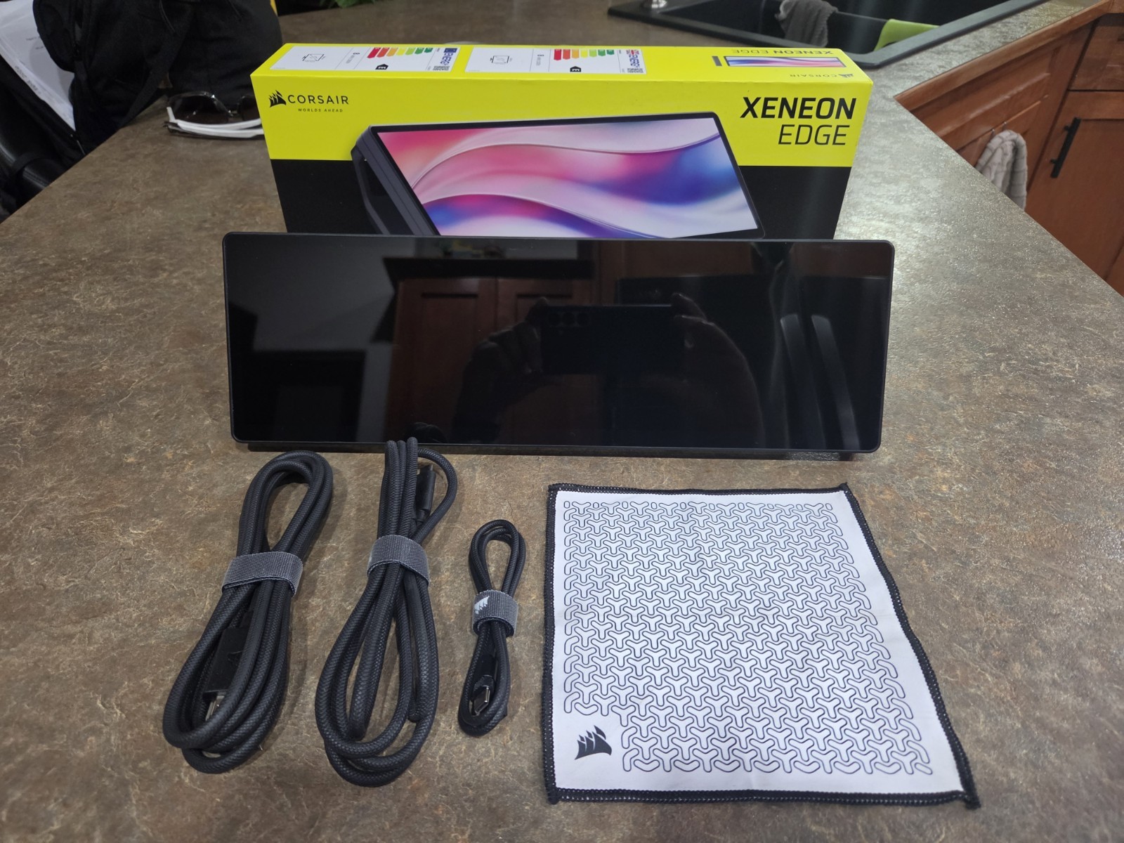 Corsair Xeneon Edge - 14.5 inch LCD Touchscreen