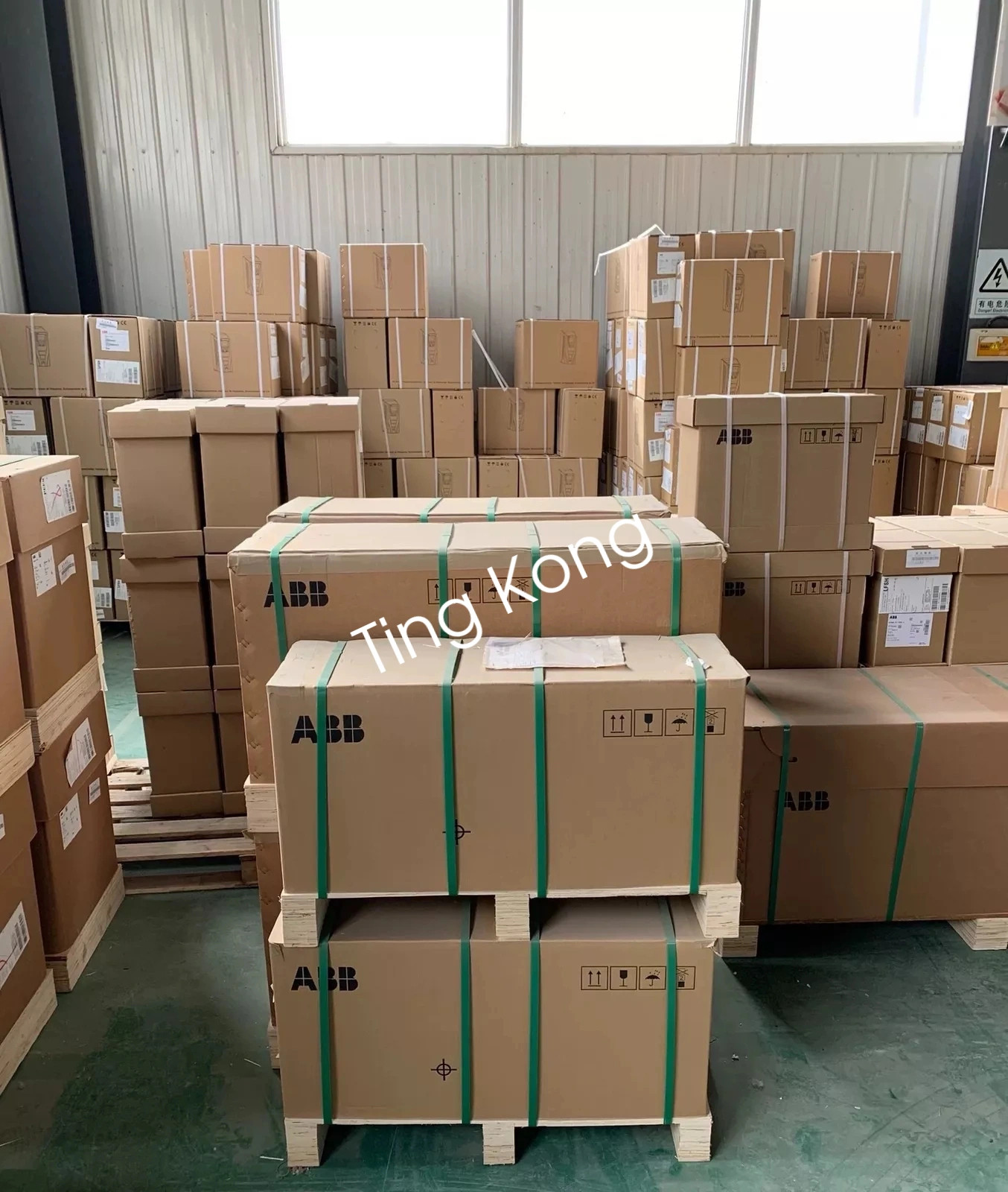 1PCS ABB ACS580-01-073A-4+B056 Frequency converters new via FedEx or DHL