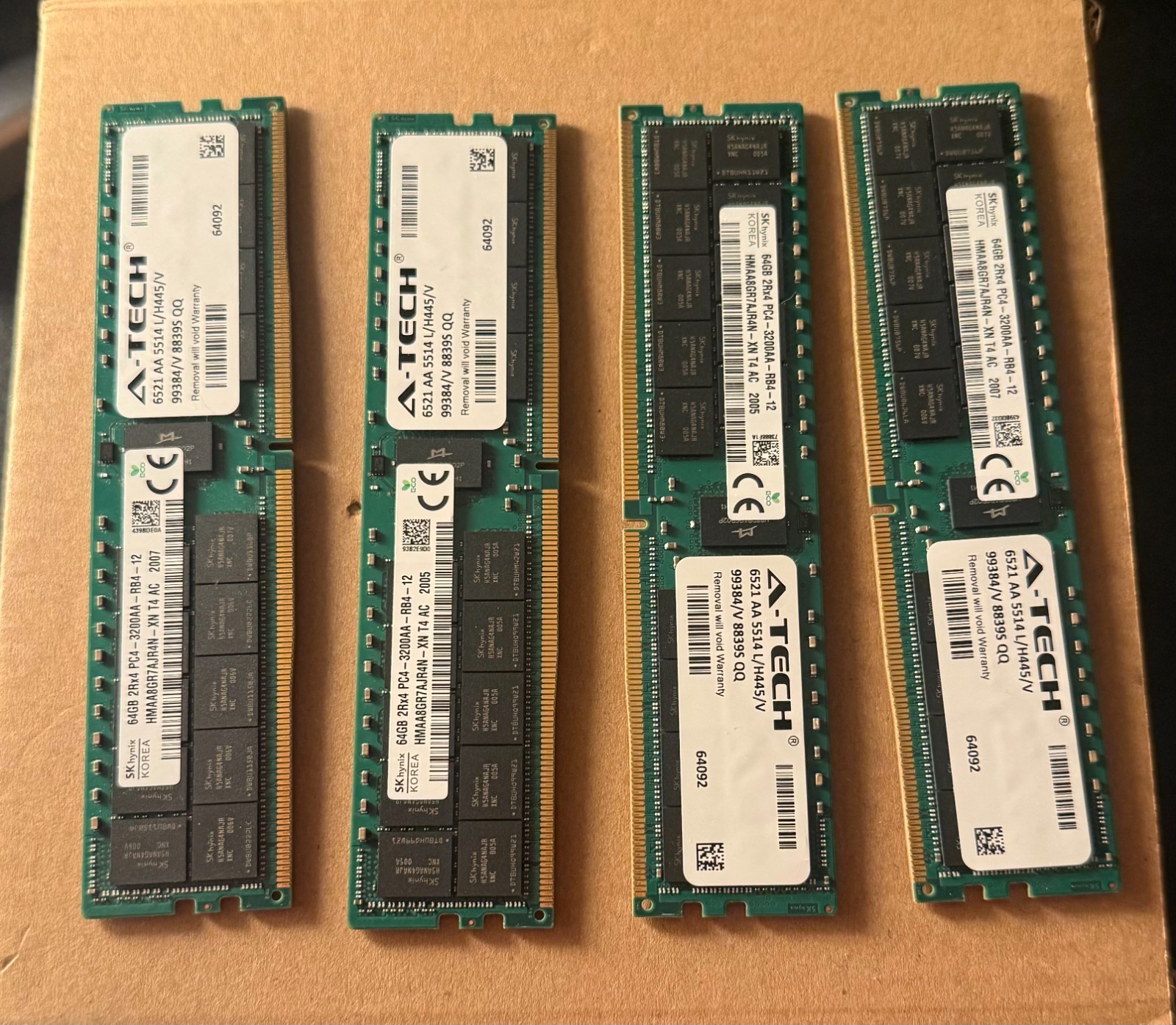 SK Hynix 256GB (4x64GB) DDR4 3200MHz PC4-25600 ECC RDIMM 288-Pin Workstation RAM