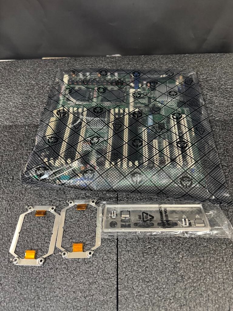Asus DSFB-D12 SAS Socket LGA771 Intel 5000P Chipset SSI EEB System Board