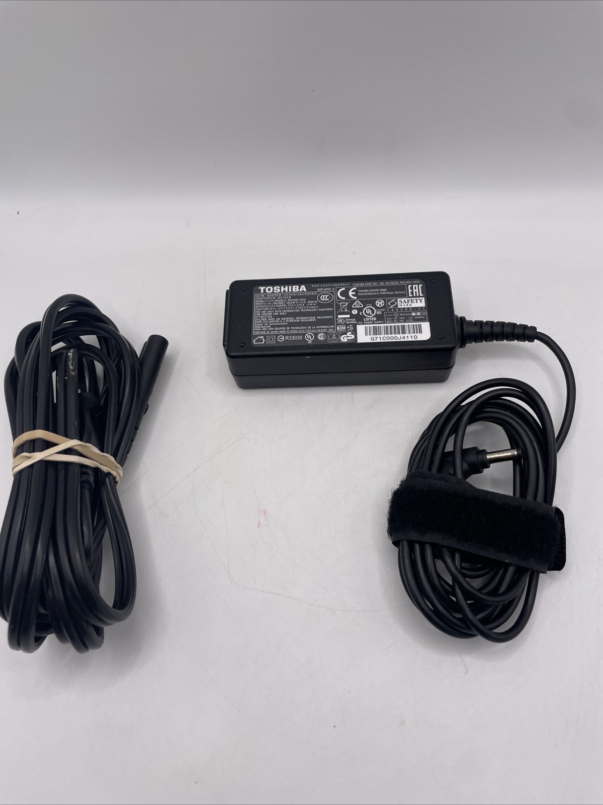 Genuine Toshiba PA5192U-1ACA Power Supply AC Adapter 19V 2.37A 45W OEM