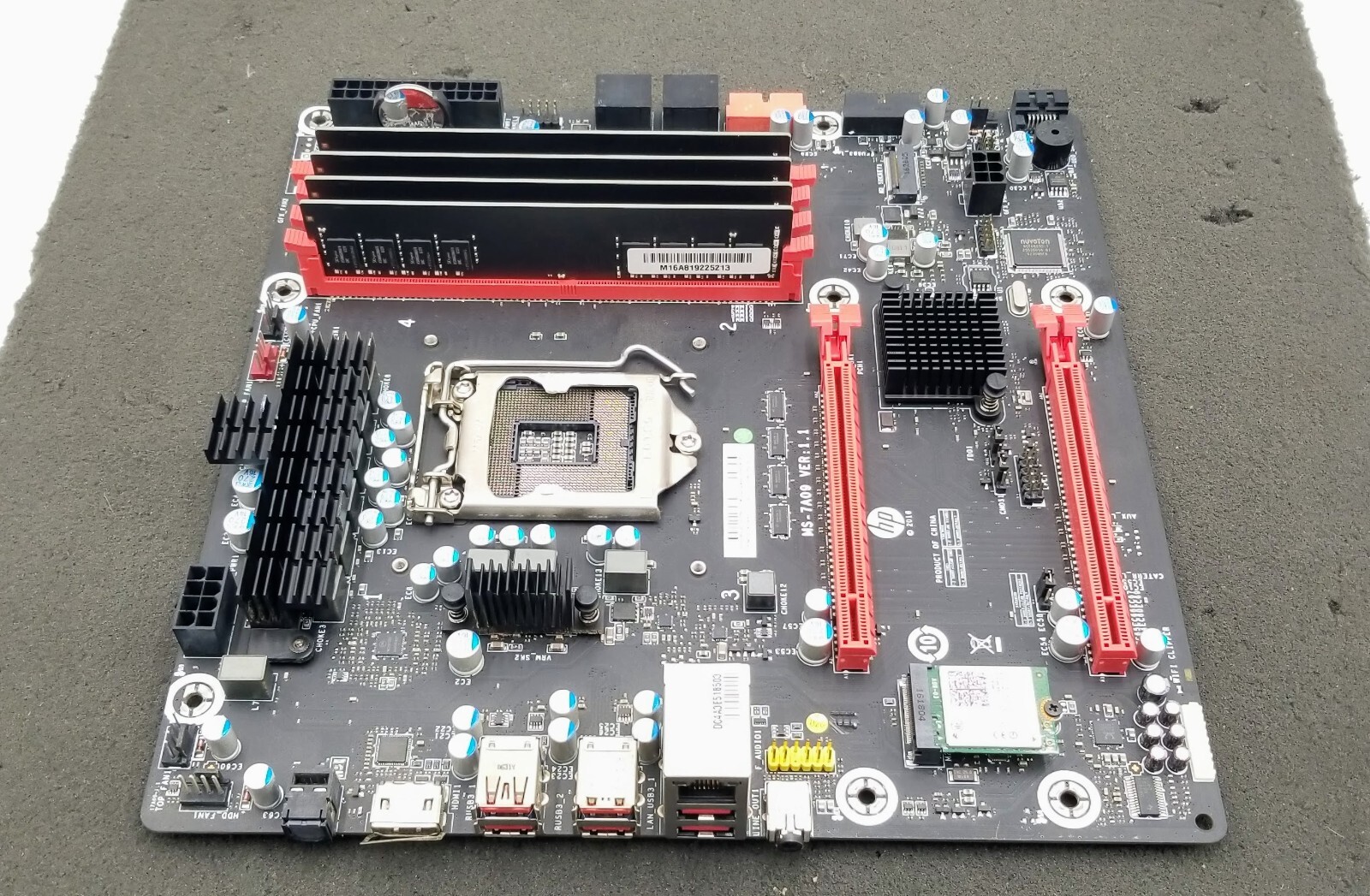 HP MS-7A09 Motherboard w/ 4x 8GB 1Rx8 DDR4 PC4-2400T-UA2-11 Memory