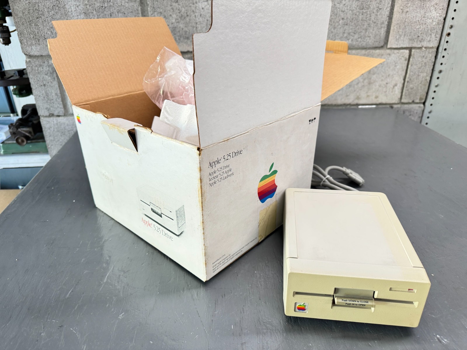 Apple vintage 5.25" external drive A9M0107 in original box