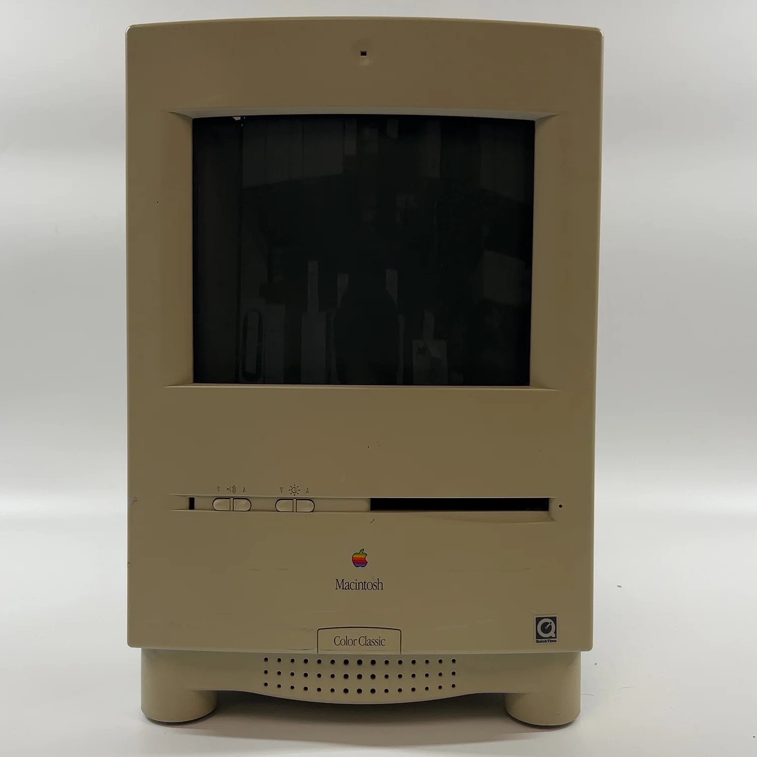 Broken Apple Macintosh Color Classic Computer M1600 Read