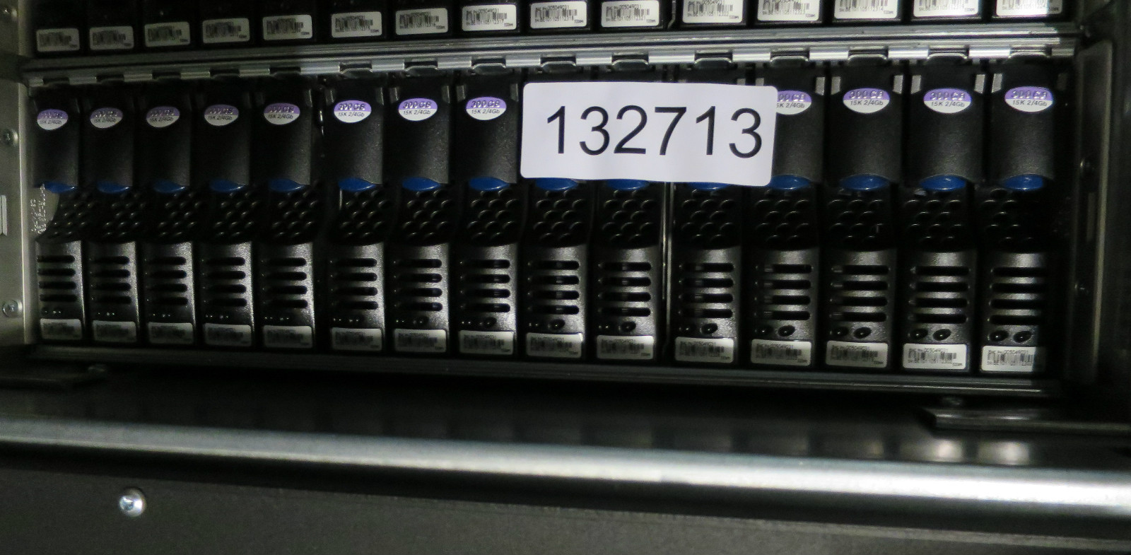 EMC Drive array CX-4PDAE-DE 15 x 300GB 15k 4GBps DUAL 4GB Controllers Dual PSU