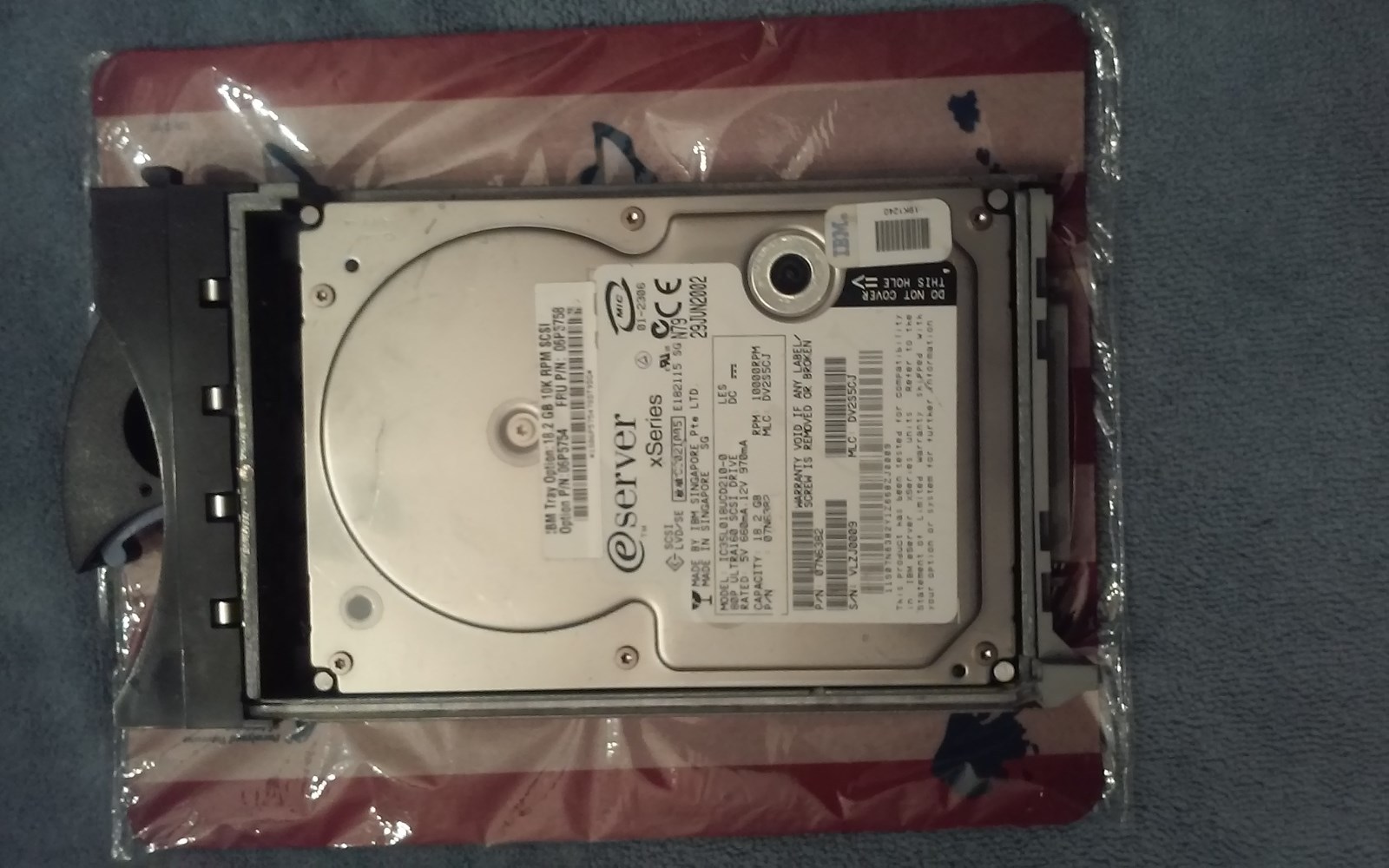 •	IBM eServer IC35L018UCD210-0 07N6382 06P5758 18.2GB 10K SCSI Hard Drive w/Cadd