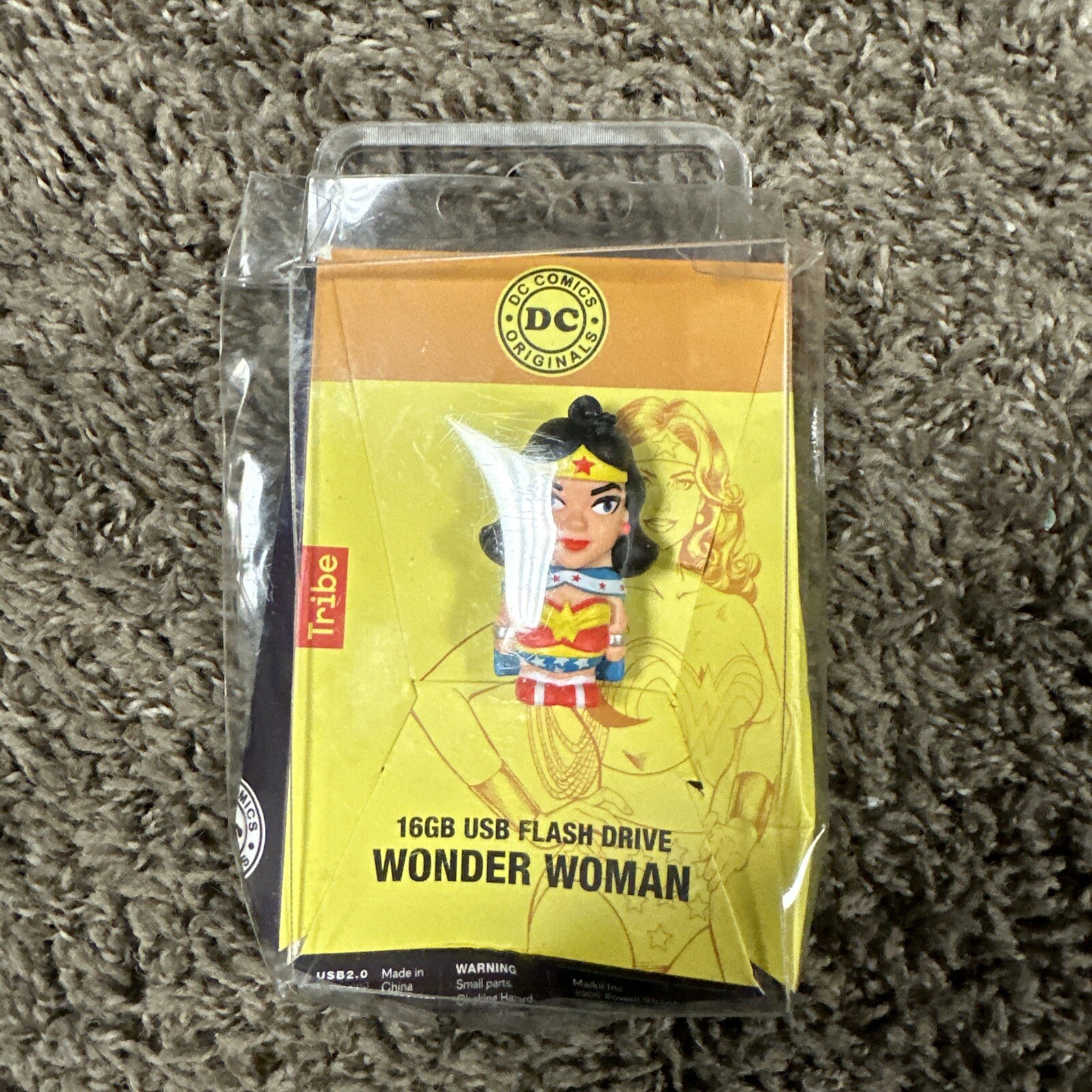 Tribe FD031503 DC Comics - Wonder Woman -16 GB USB Flash Drive pkg dmg