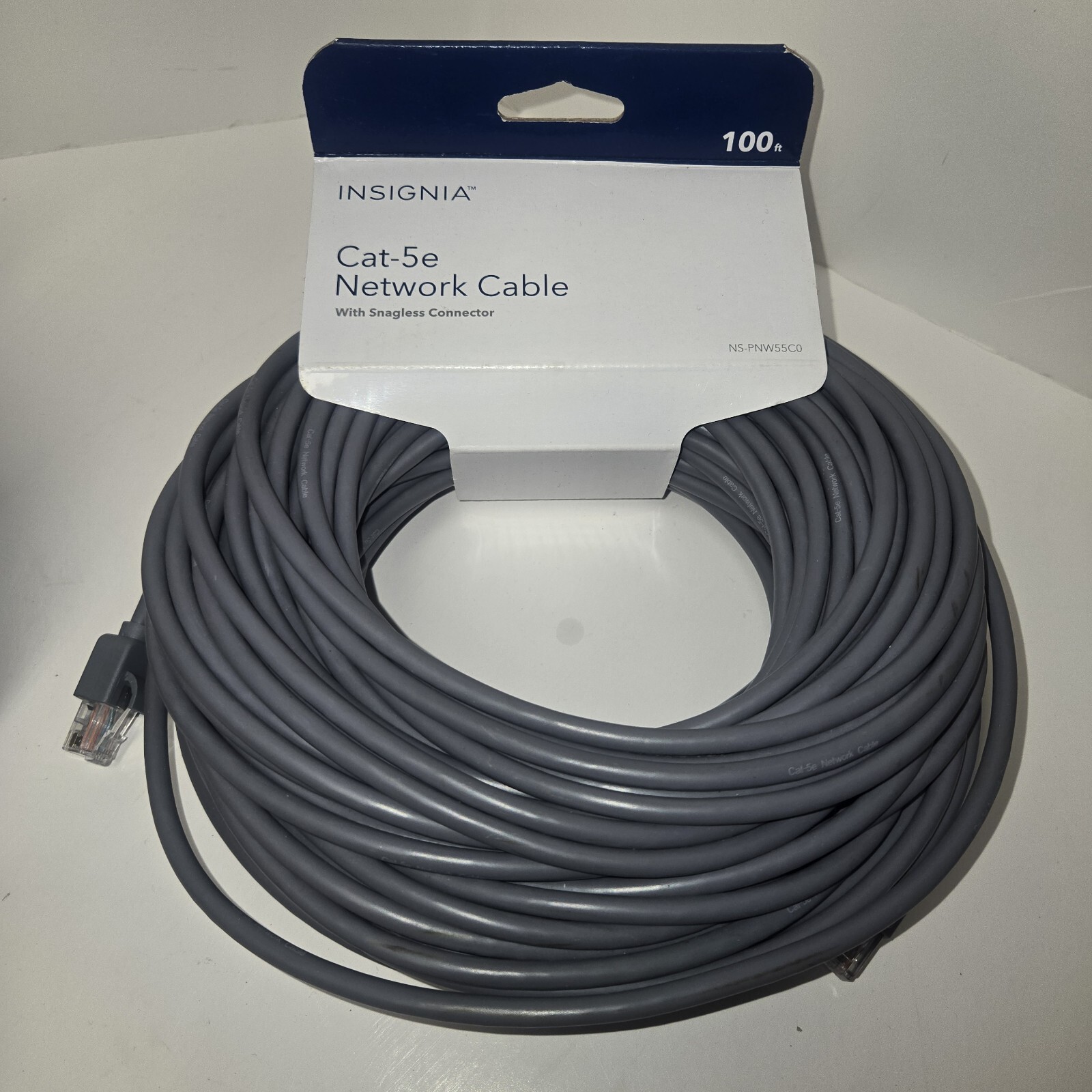 Insignia 100 Feet Cat-5e Network Cable with Snagless Conector Gray