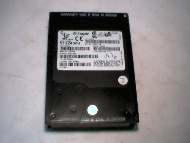 Hard Drive Seagate ST32430W  SCSI 68-pin Disk  Vintage 2.1GB  3.5" 