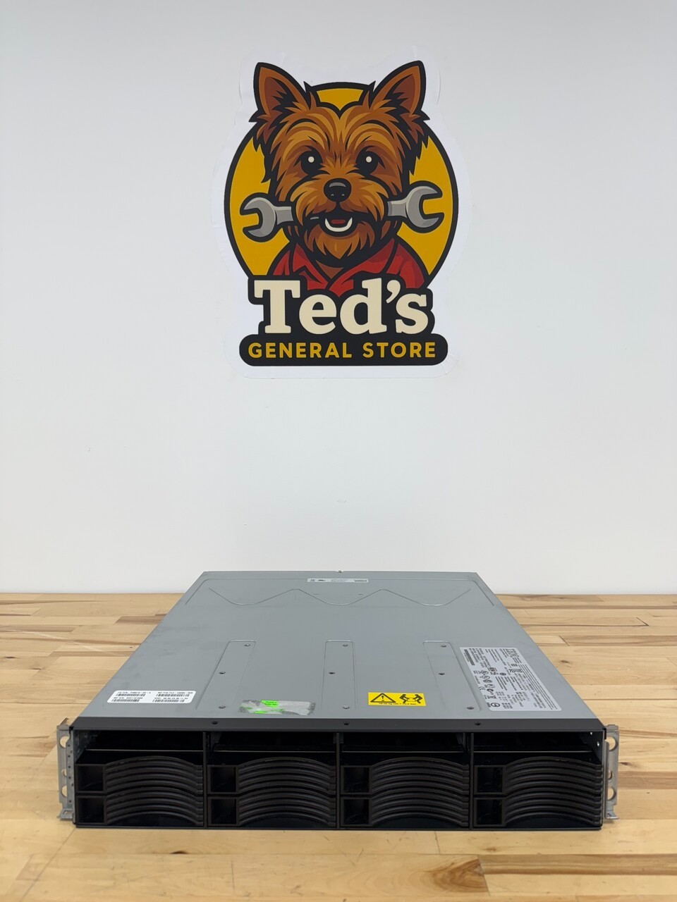 IBM System Storage DS3512 12-Bay Array Chassis - 68Y8475