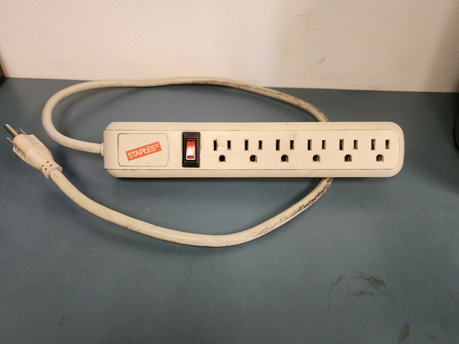 STAPLES POWER SUPPLY WITH 3 FT CORD