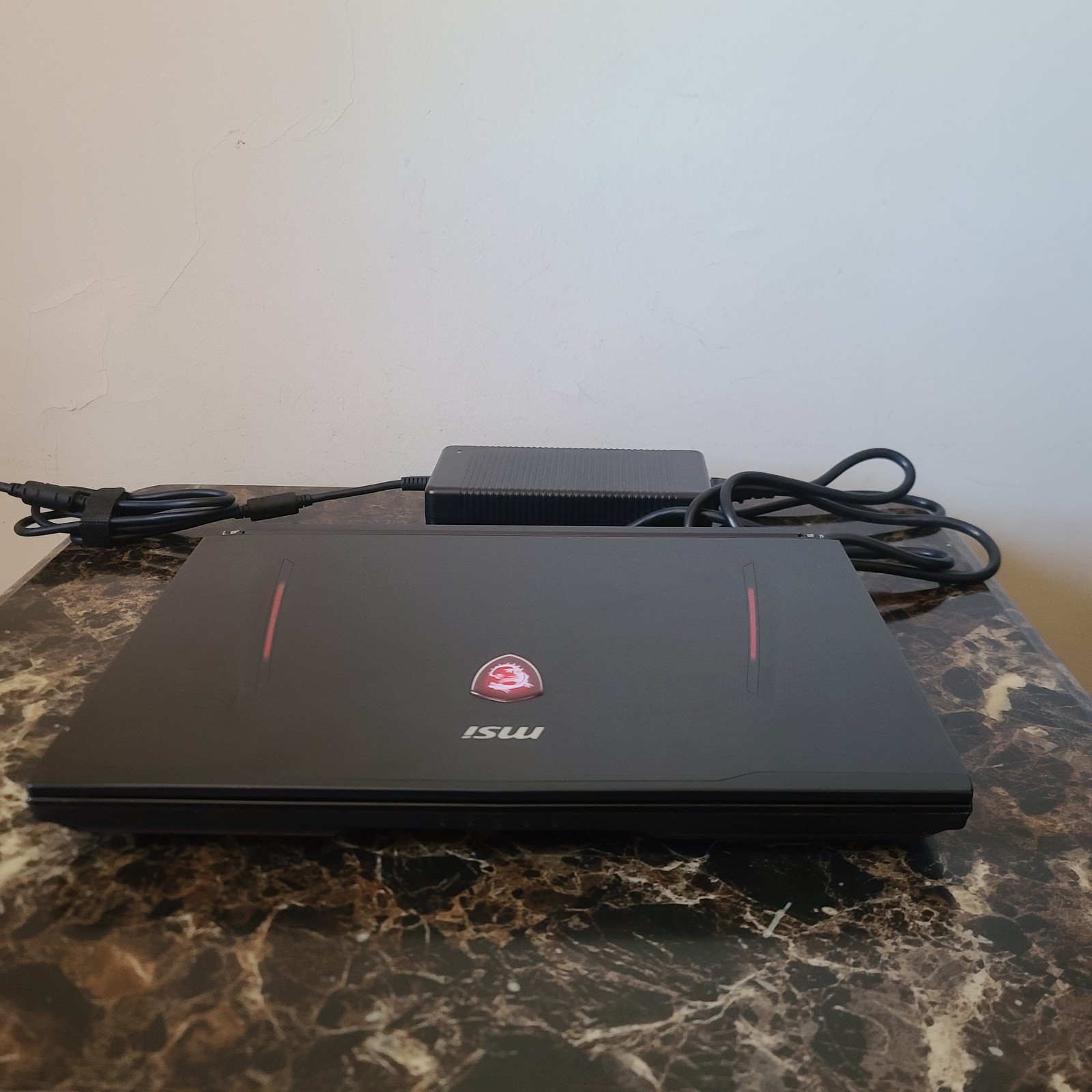 MSI GT63 TITAN 8RG GAMING LAPTOP CORE i7-8750H 16GB RAM GTX 1080 512GB SSD 