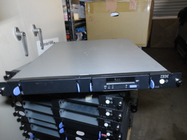 IBM 8765-1NX One SAS DAT160 Tape Drive 1U Rackmount Drive Enclosure 