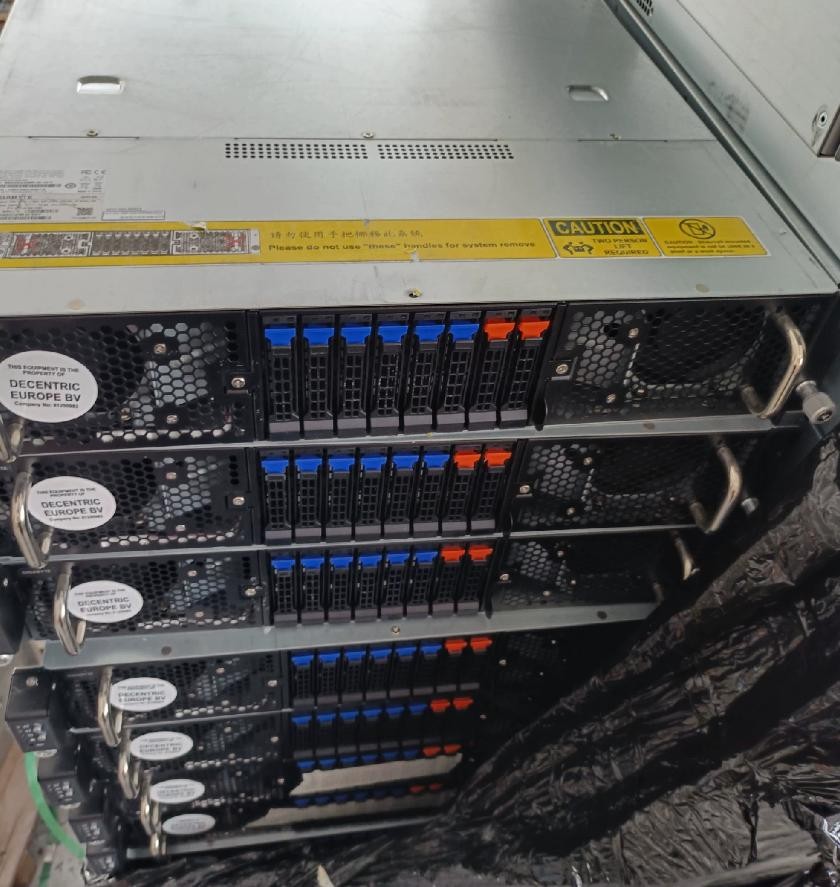 Gigabyte G292-Z20 2U 8x GPU Server 8x2.5" for AMD 7002 / 7003 CPU,  2x 2200W PSU