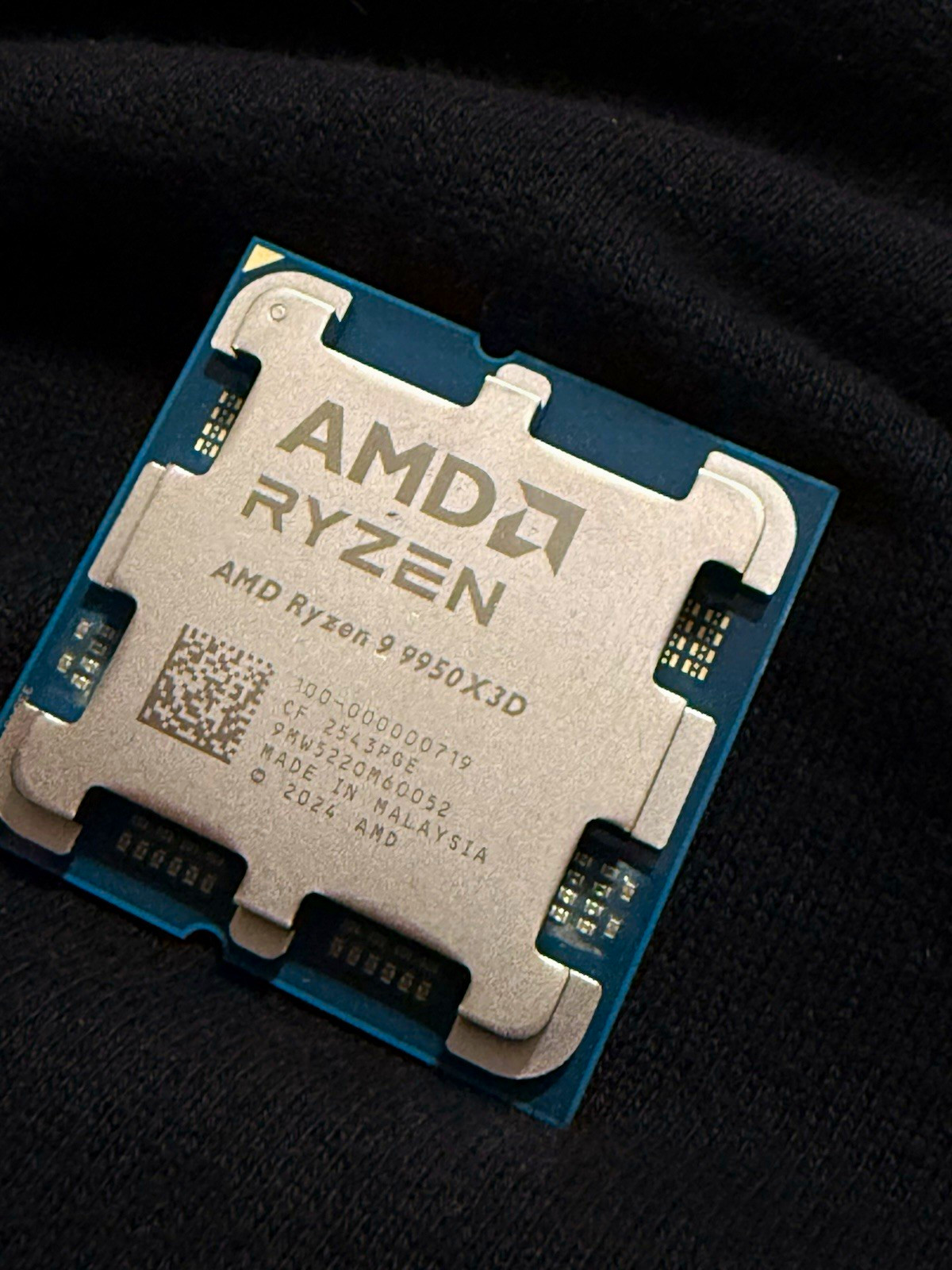AMD Ryzen 9 9950X3D 16-Core 4.3GHz AM5 Desktop CPU 100-000000719