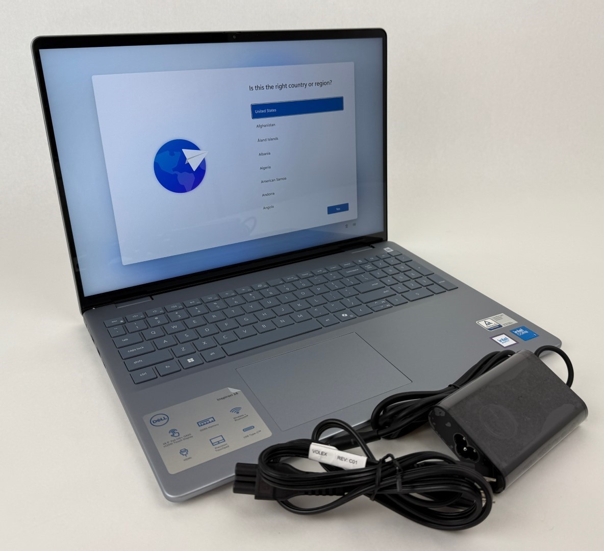 Dell Inspiron 5640 16" 1920x1200 Touch Core 7 150U Processor 16GB 1TB SSD W11H U