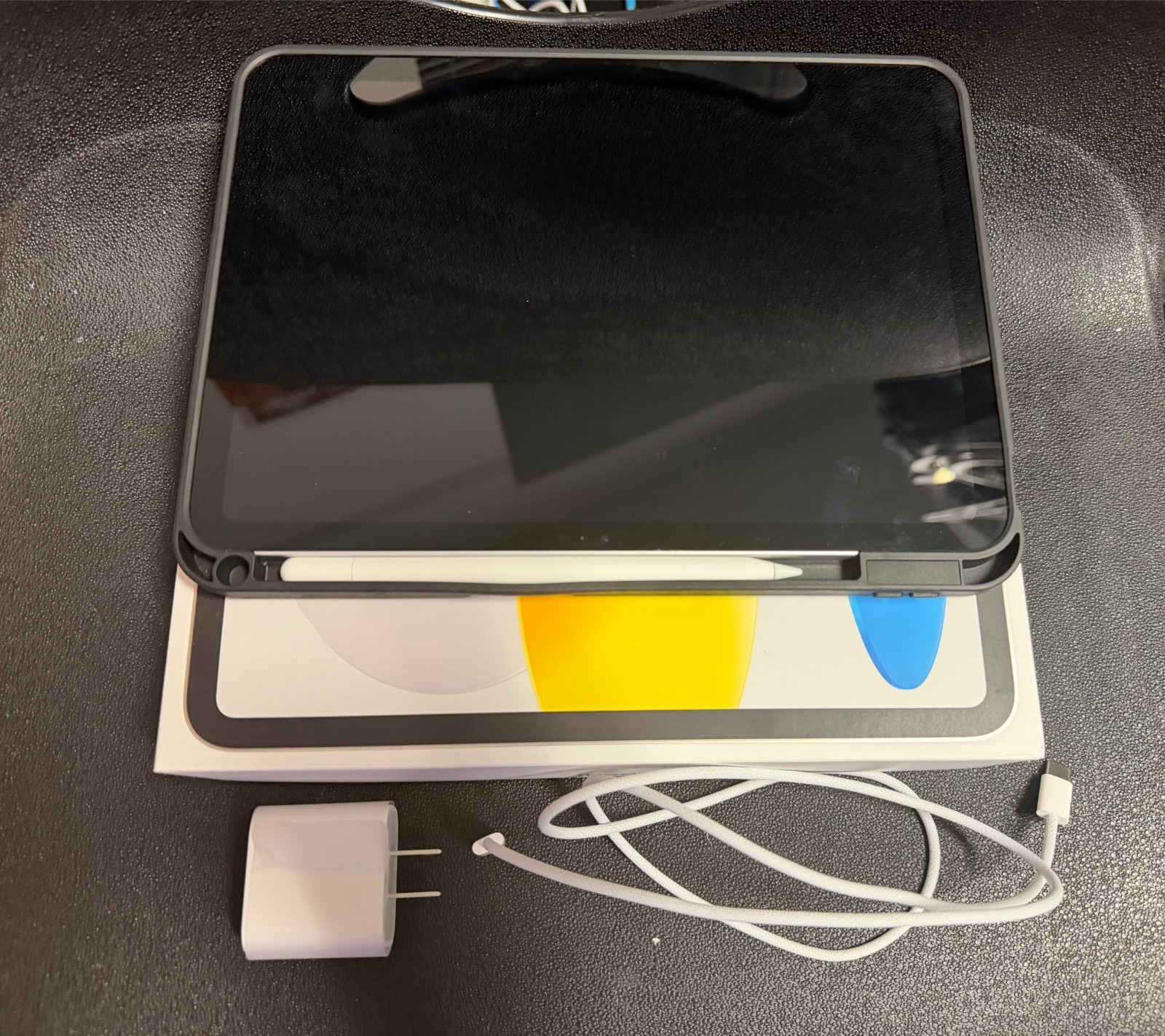 Apple iPad (11th gen) 128 GB. 11 in - Silver W/ Apple Pencil & Case Bundle